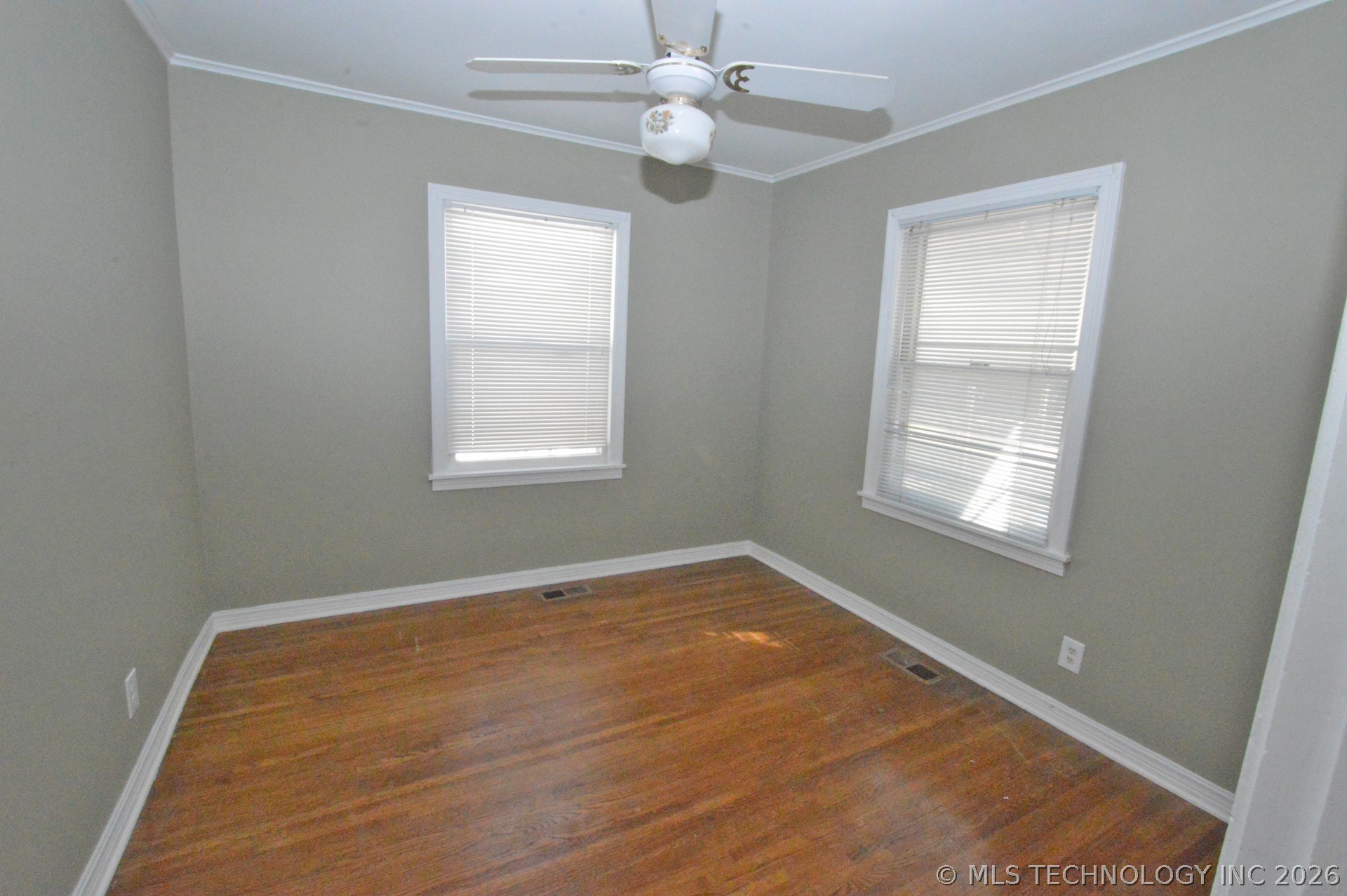 1432 E 50th Street Property Photo 23