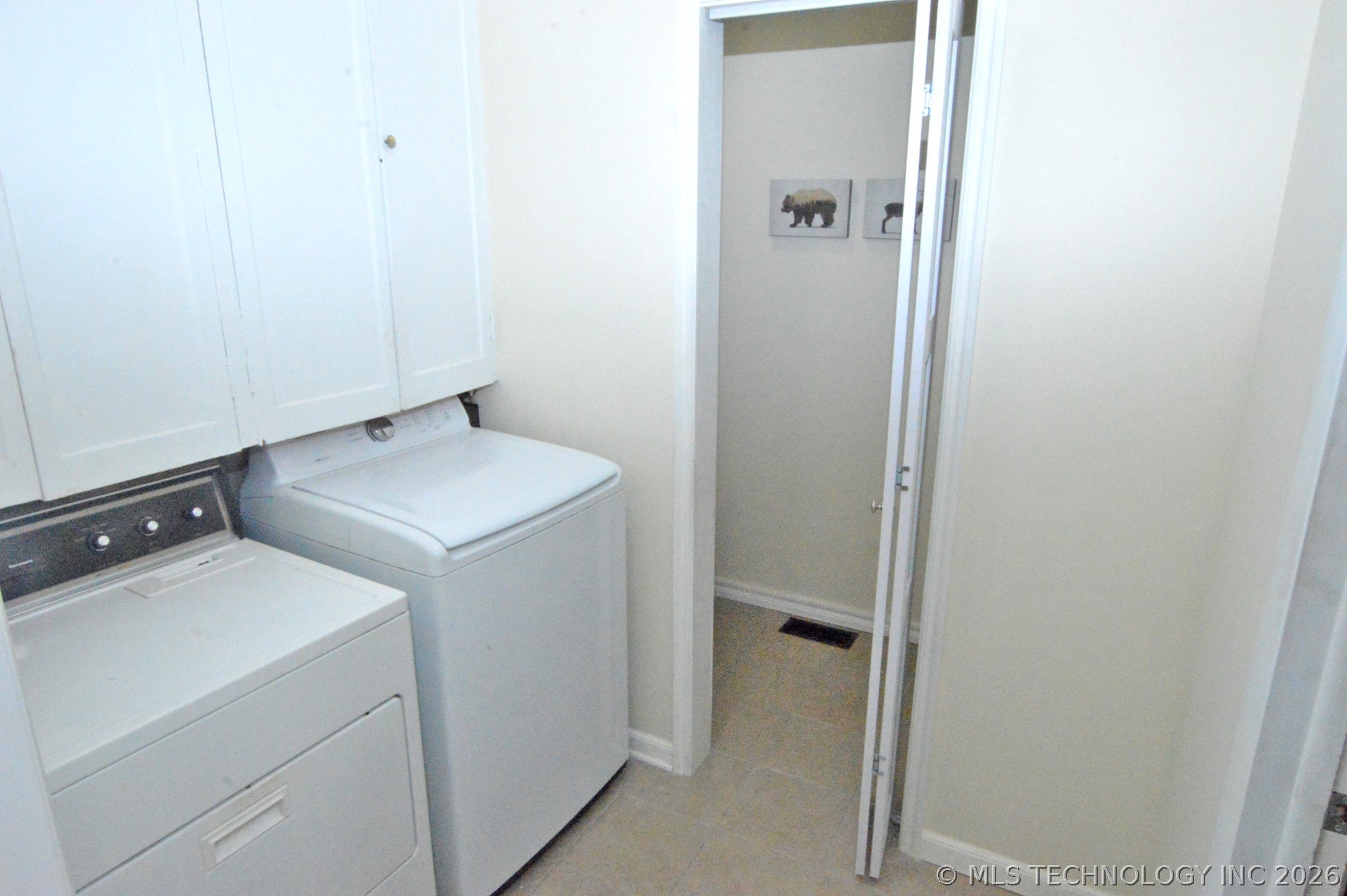 1432 E 50th Street Property Photo 28