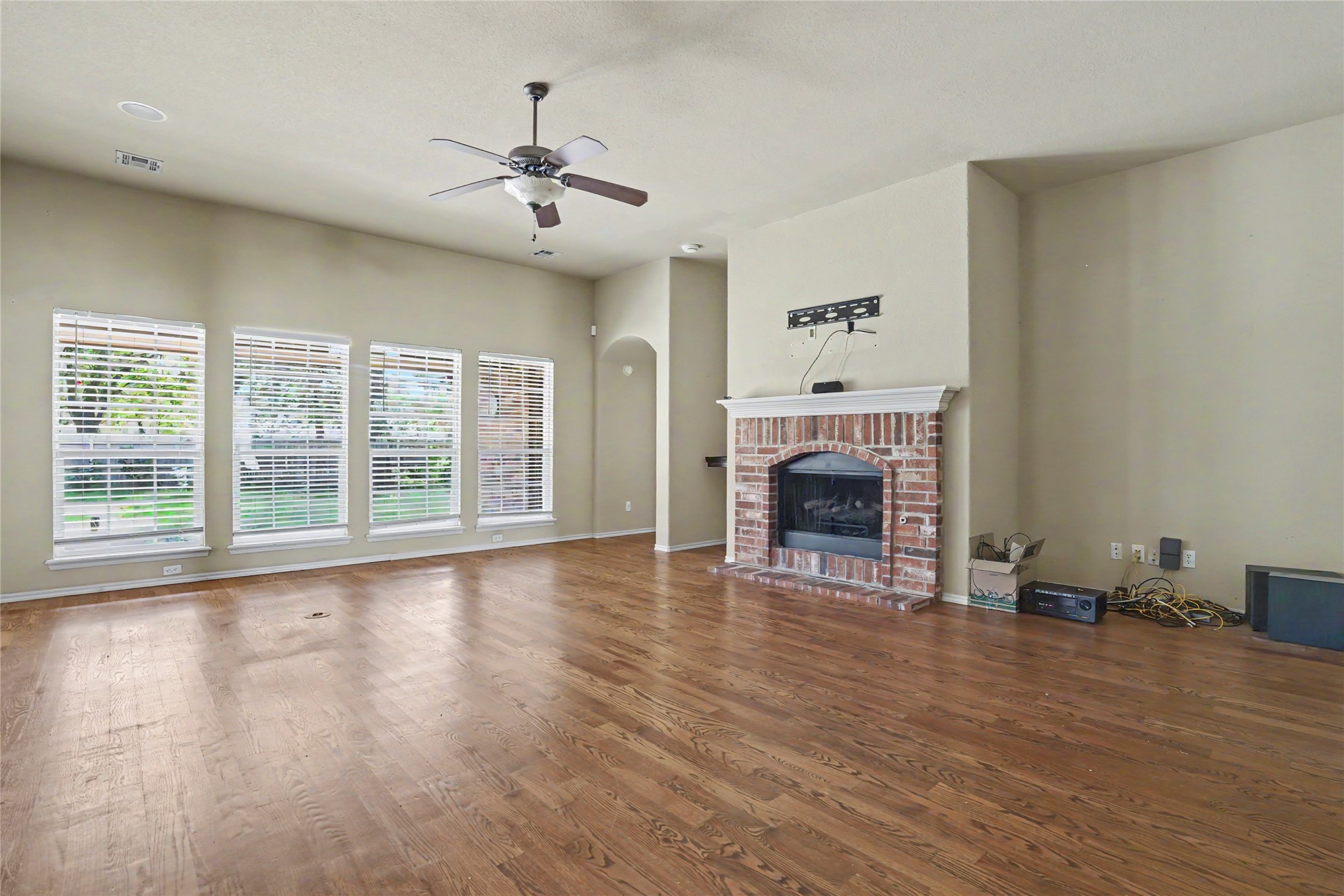 20230 E 50th Place Property Photo 10
