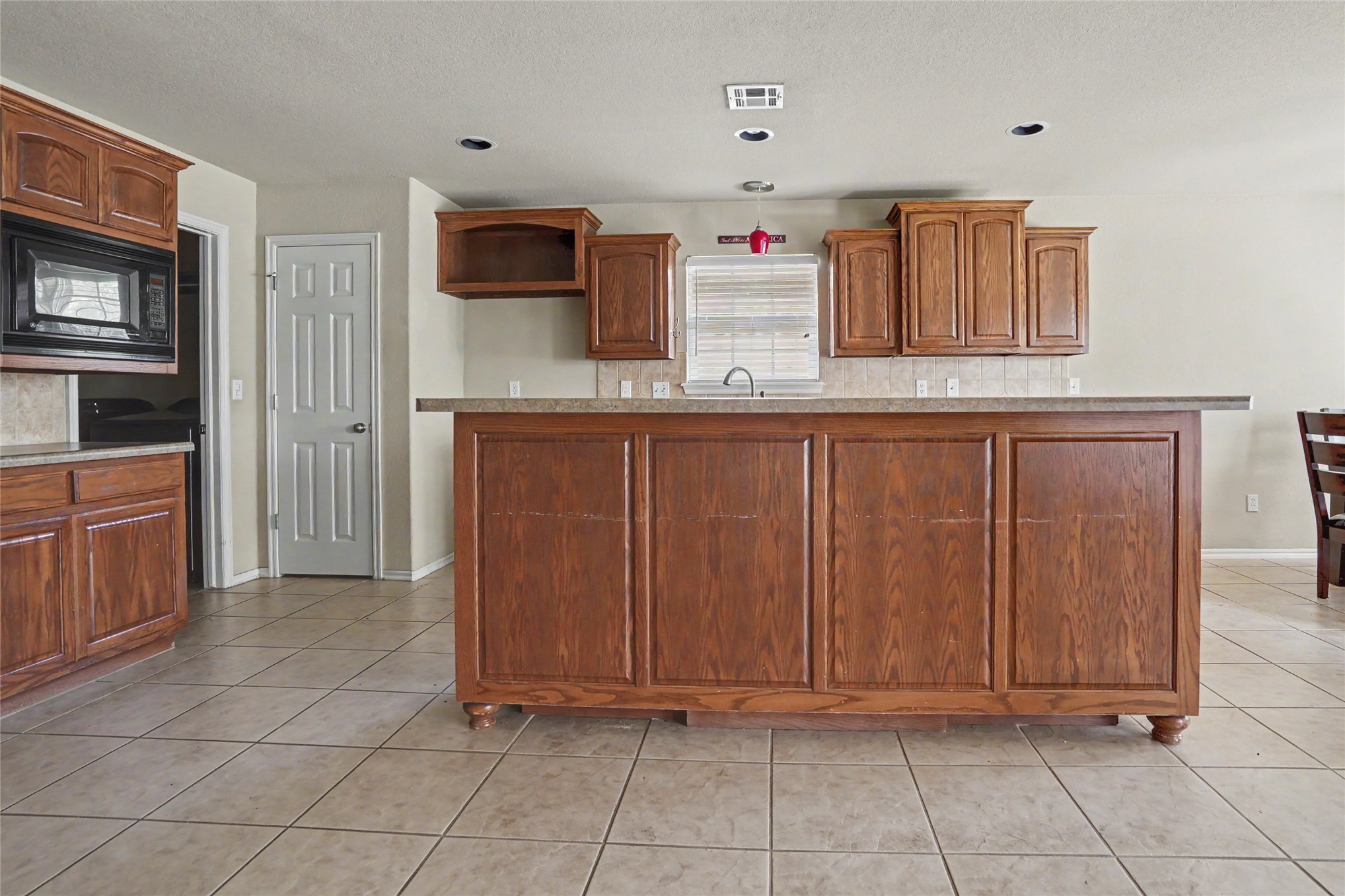 20230 E 50th Place Property Photo 15