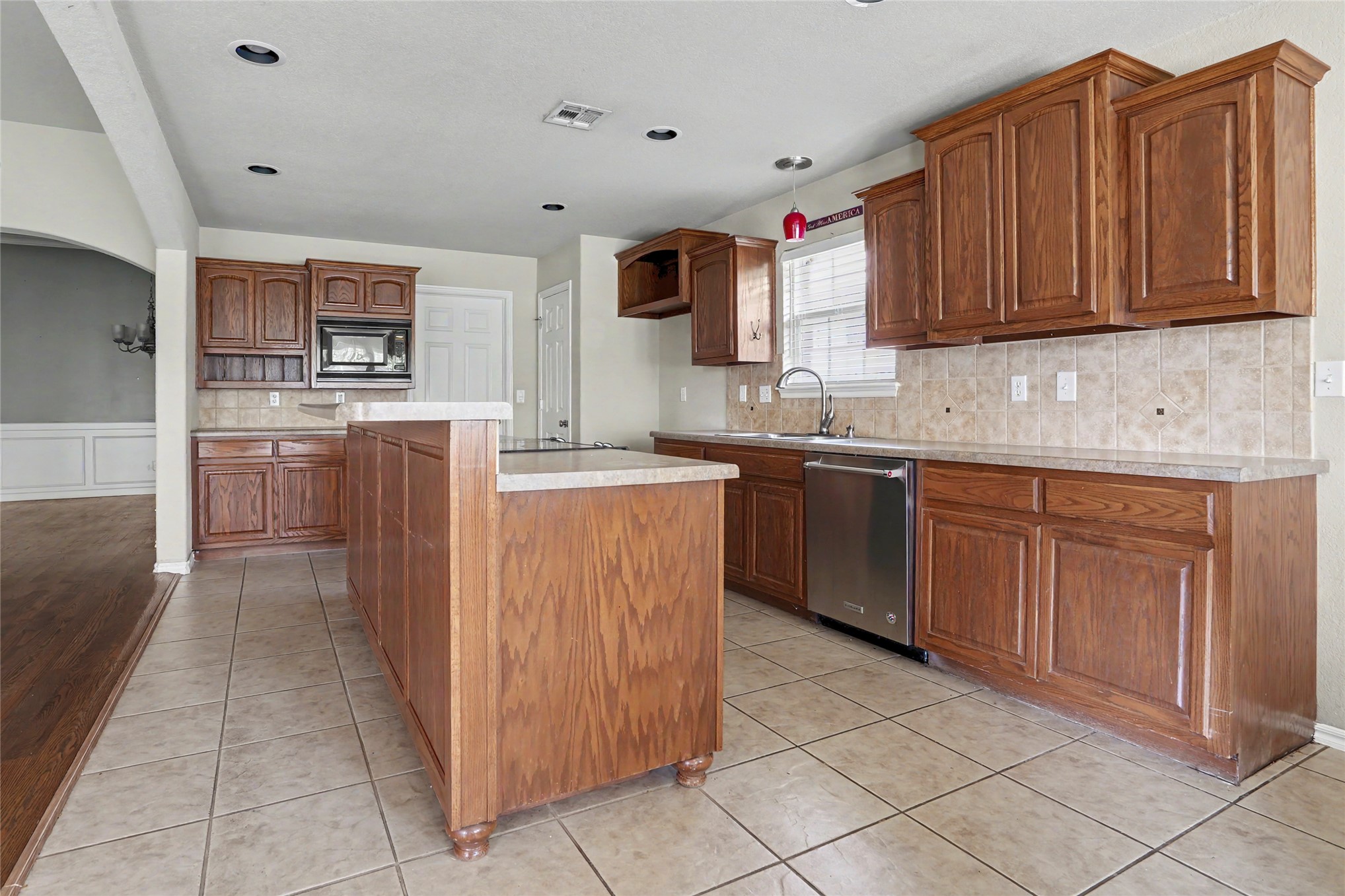 20230 E 50th Place Property Photo 18