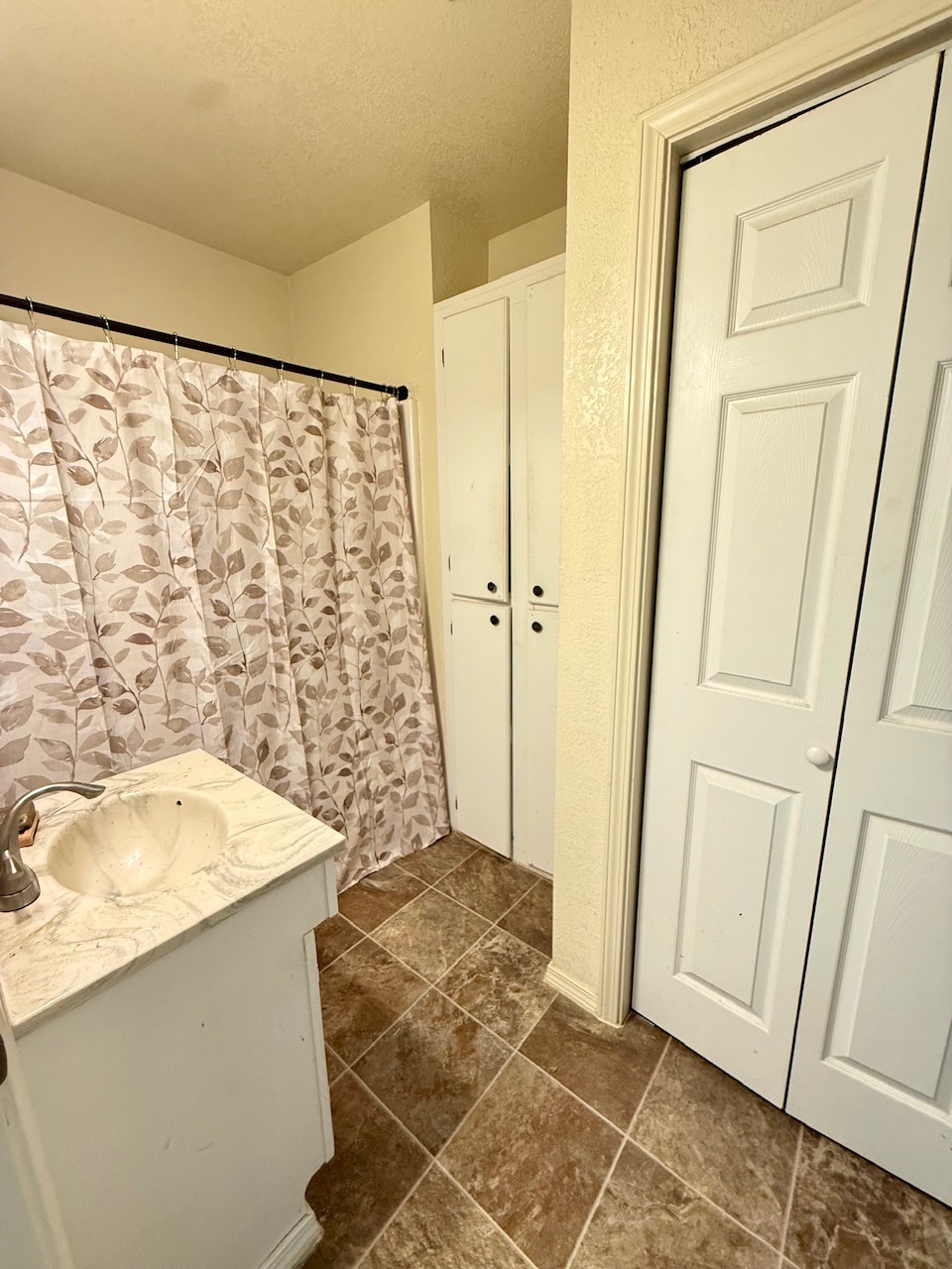103 S Holly Street Property Photo 15