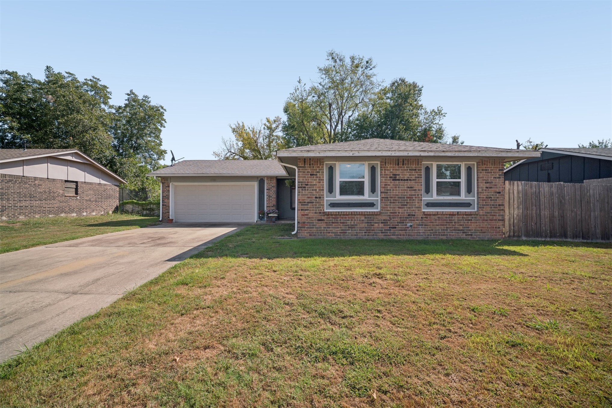 1721 Southridge Drive Property Photo 2