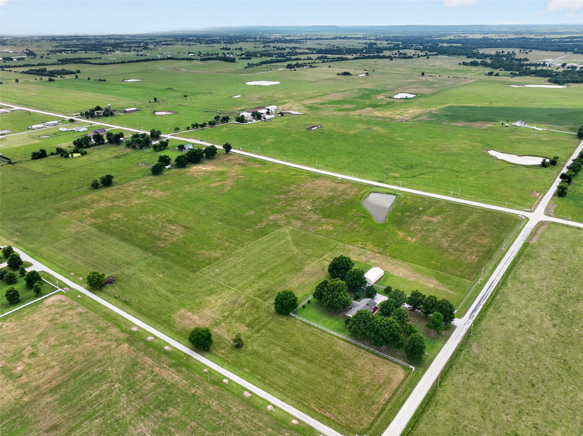 E 450 Road Property Photo 2