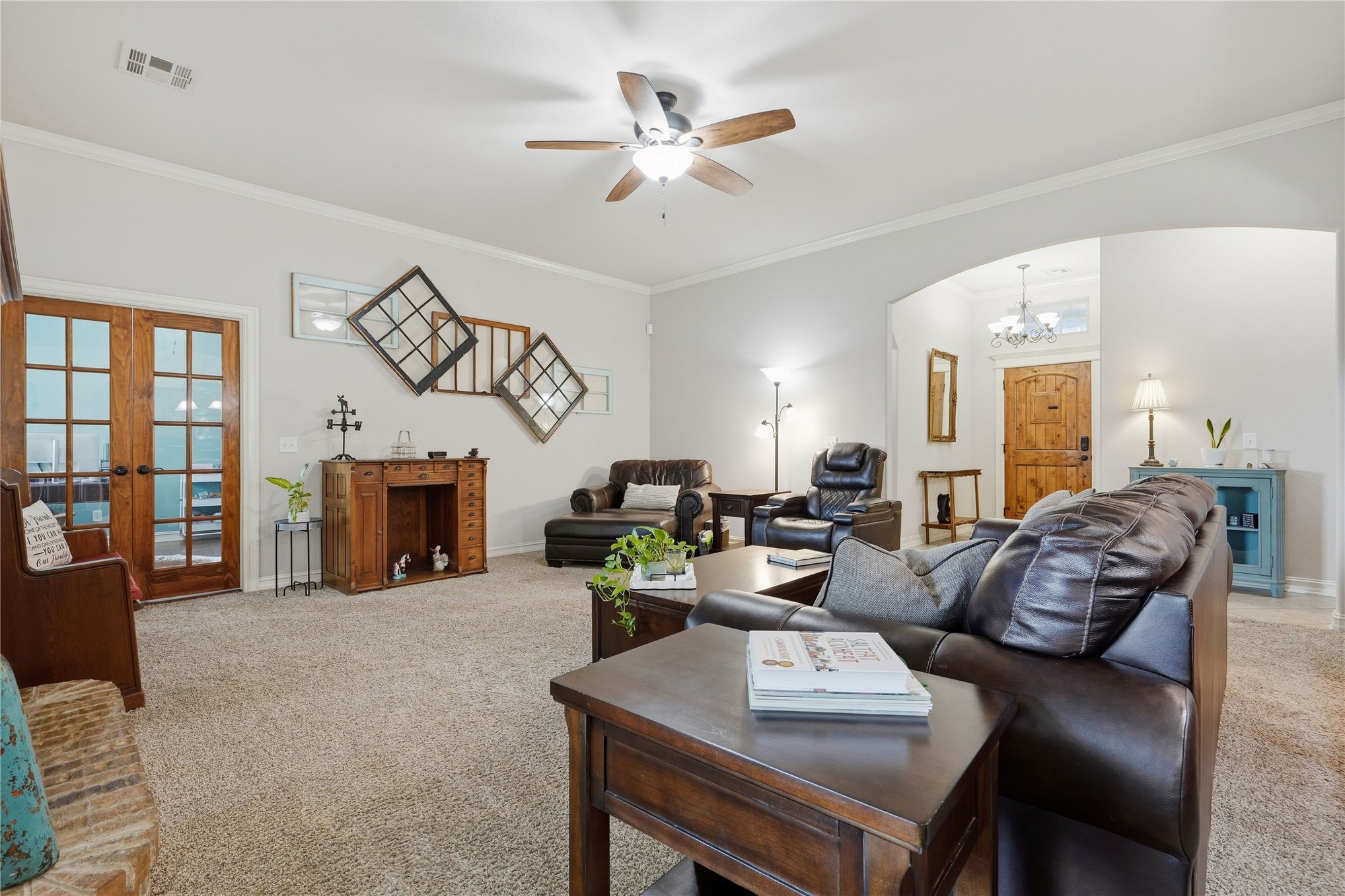 13419 S Poplar Street Property Photo 4