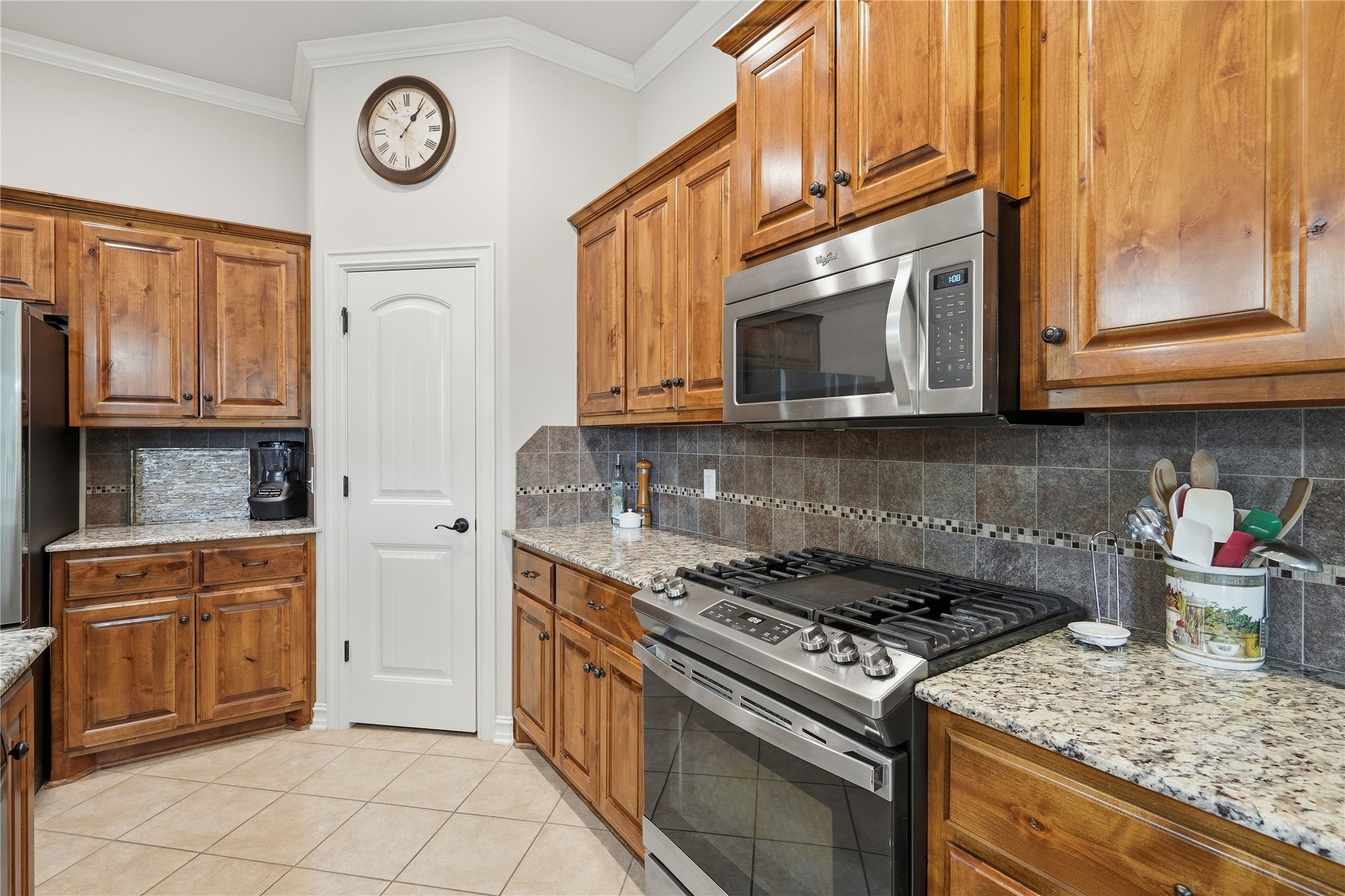 13419 S Poplar Street Property Photo 8