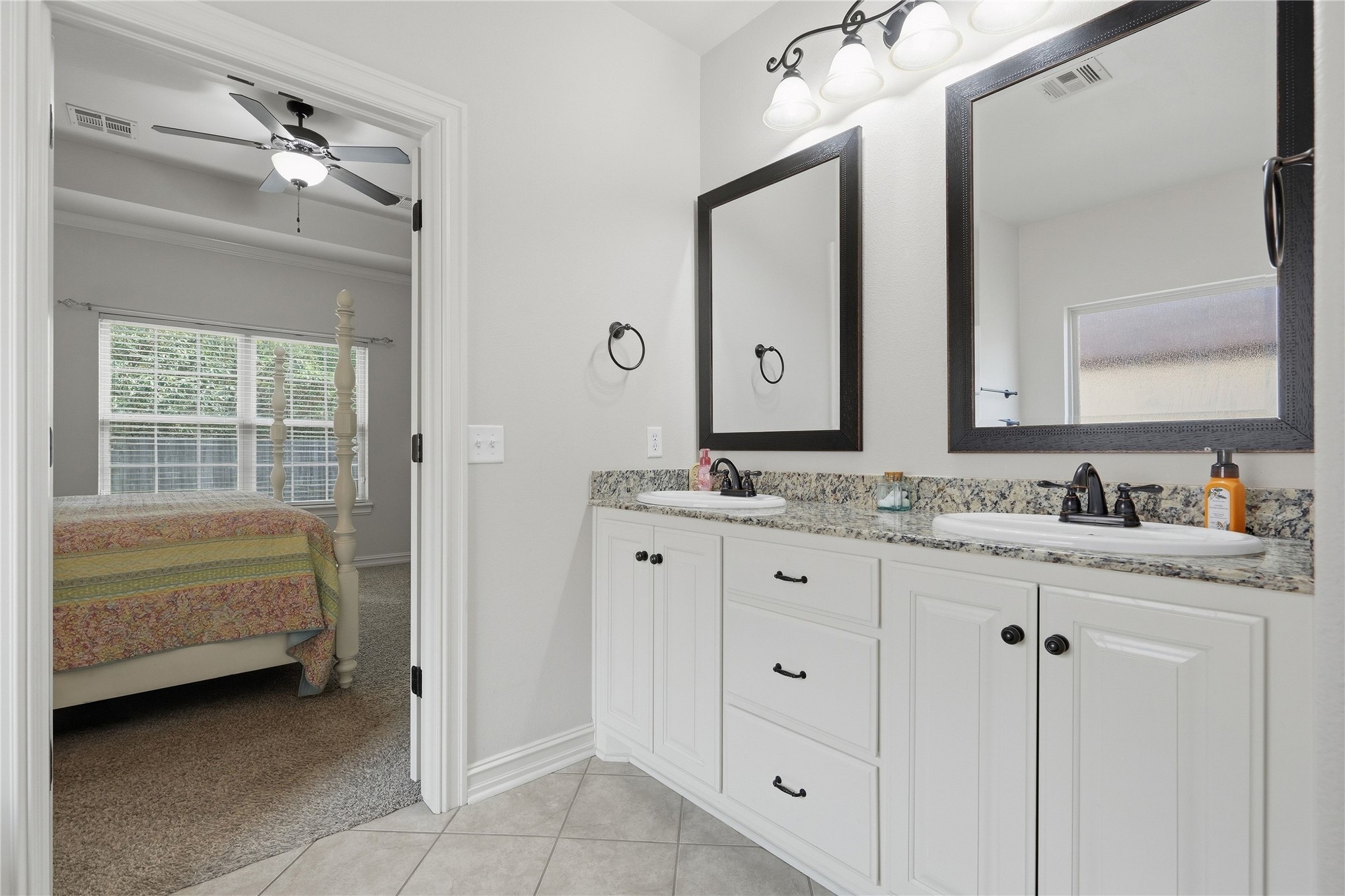 13419 S Poplar Street Property Photo 18