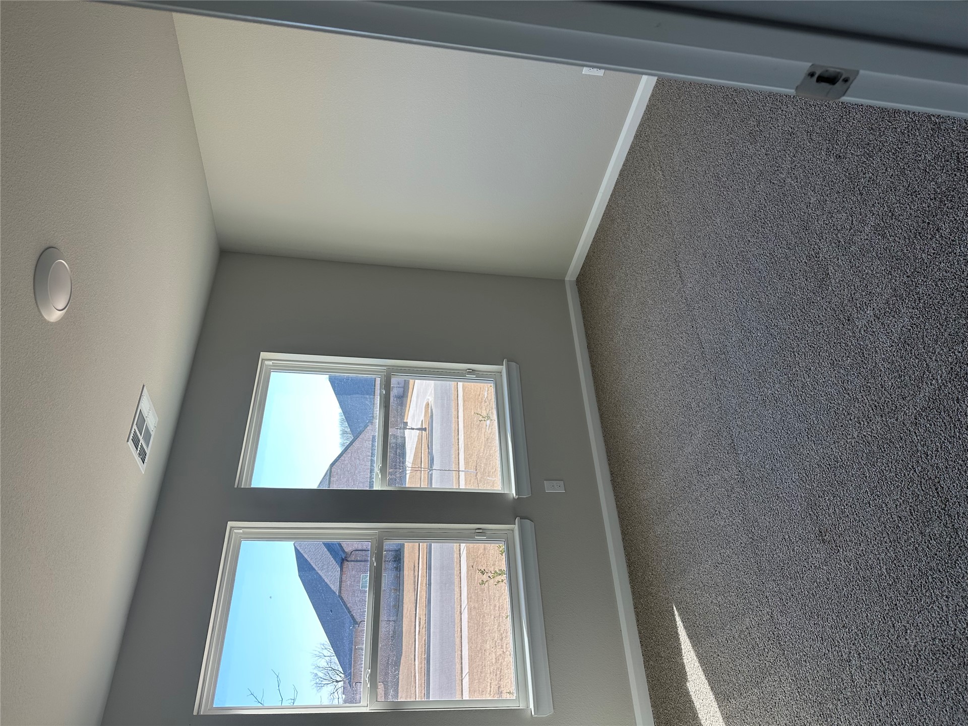 7416 N 155th Avenue E Property Photo 12