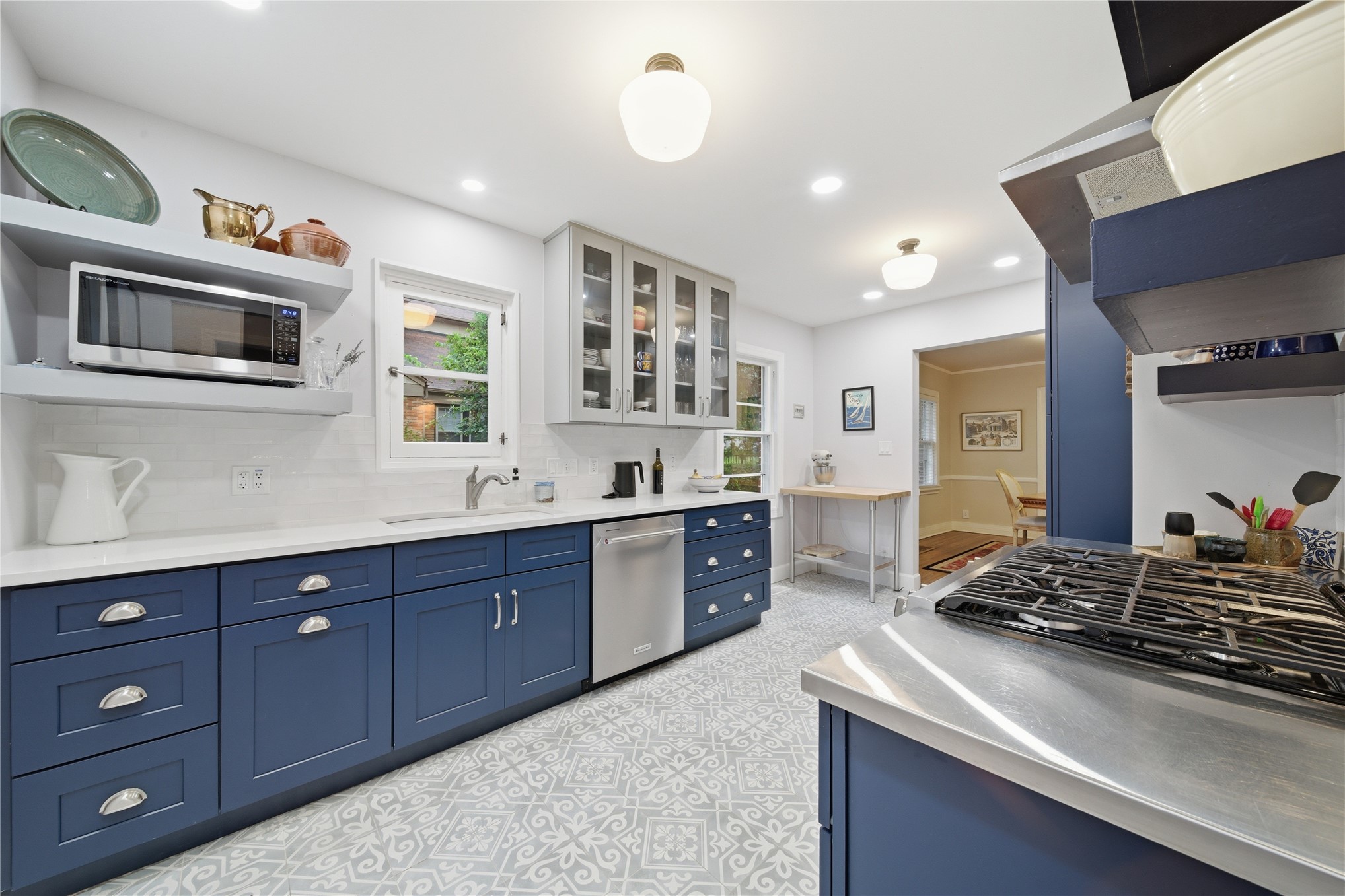 1740 S College Avenue Property Photo 18