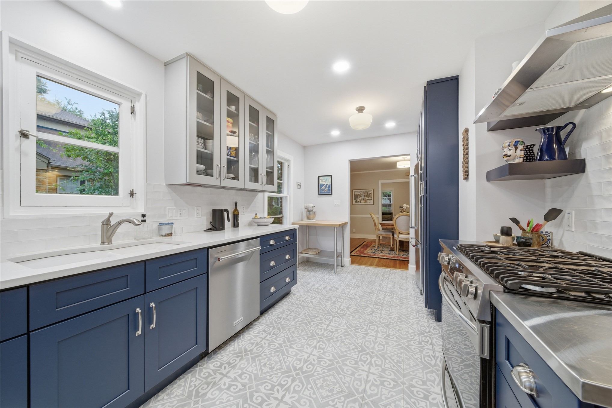 1740 S College Avenue Property Photo 19
