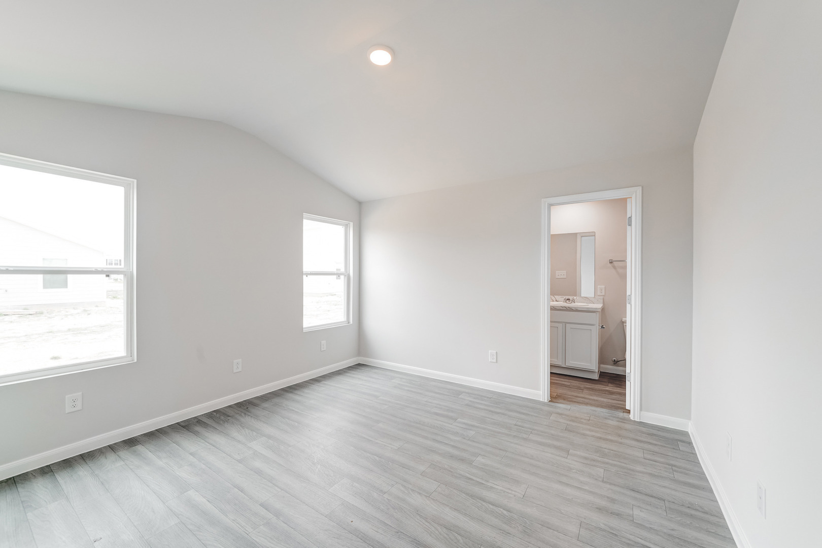 1194 Bull Rush Circle Property Photo 8