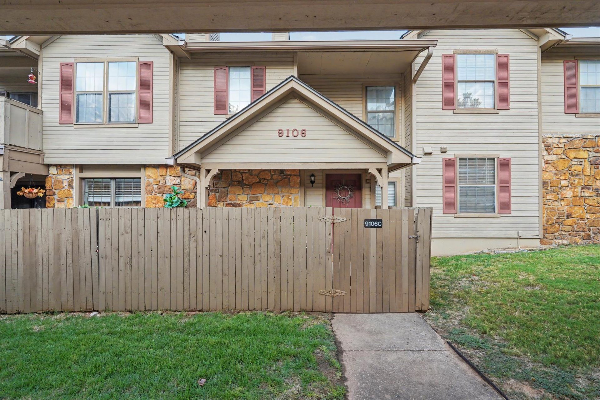 9106 S Urbana Avenue 10c Property Photo 4
