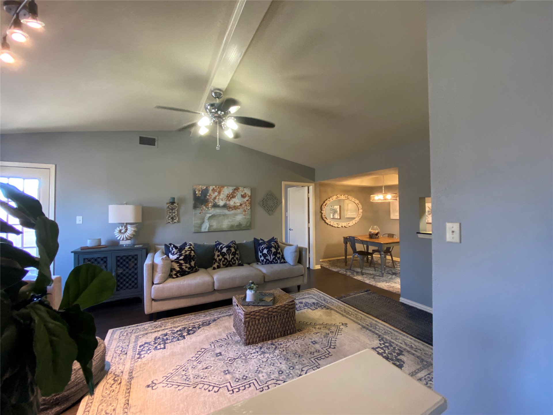 9106 S Urbana Avenue 10c Property Photo 8