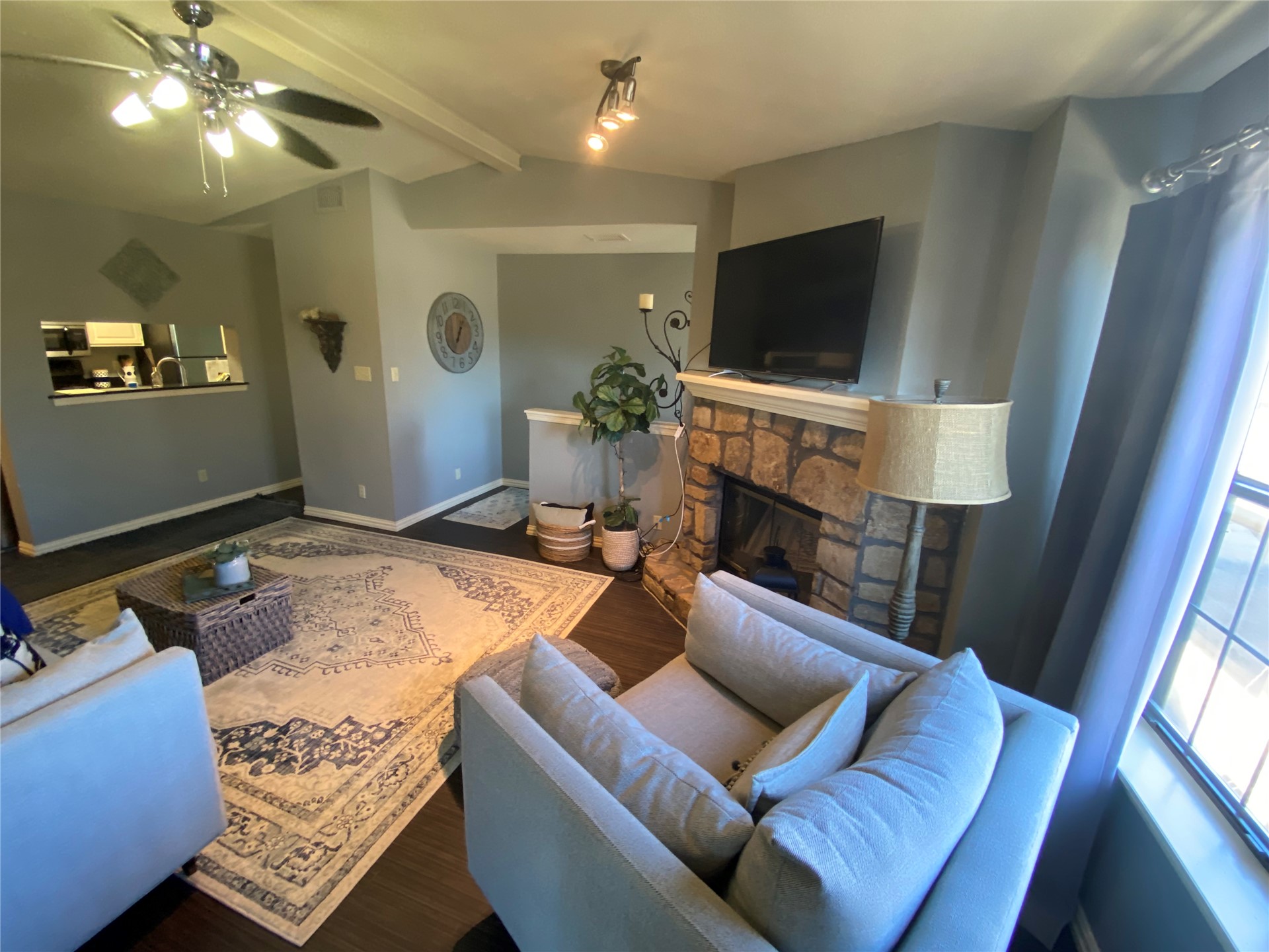 9106 S Urbana Avenue 10c Property Photo 13