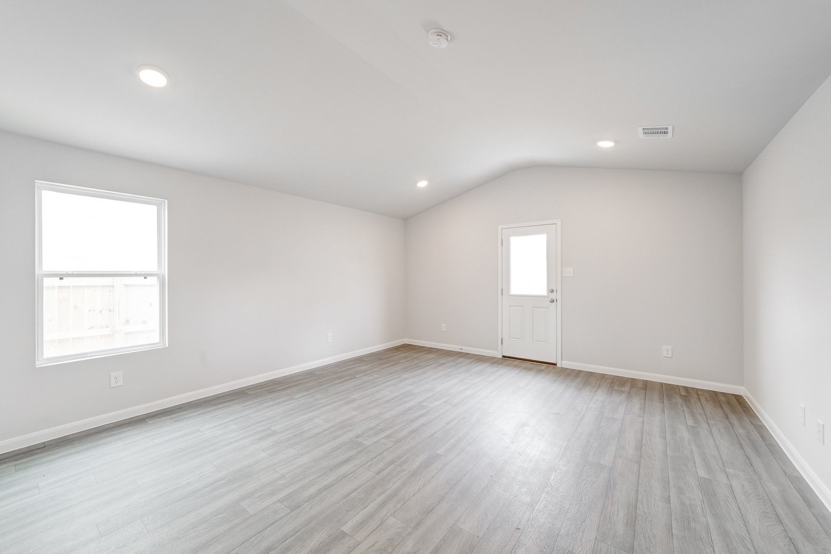 1181 Bull Rush Circle Property Photo 7