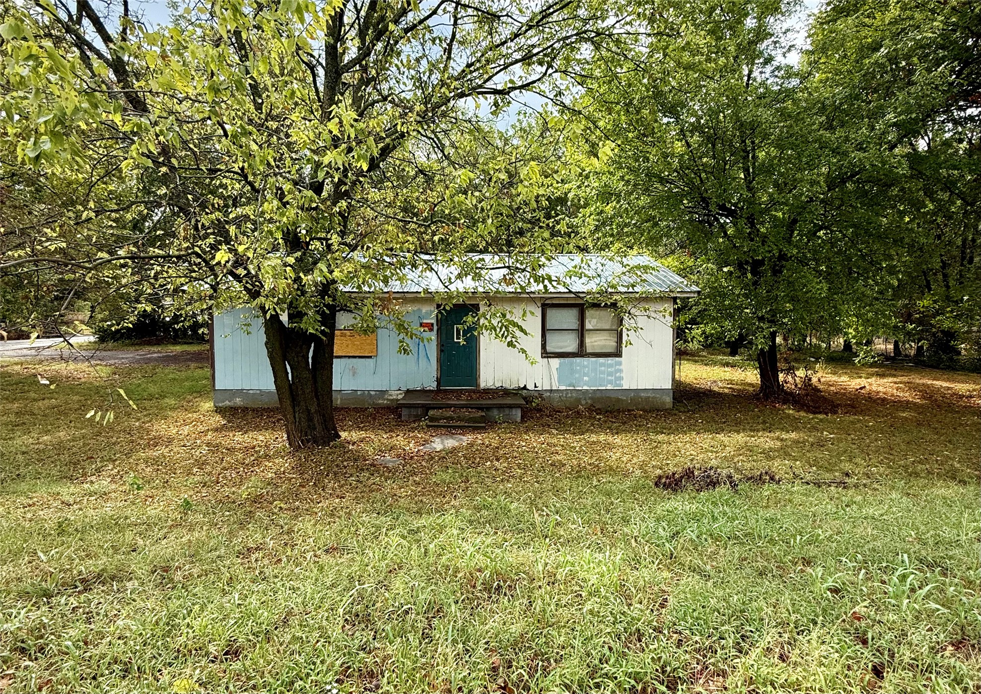 1008 E Graham Avenue Property Photo 1