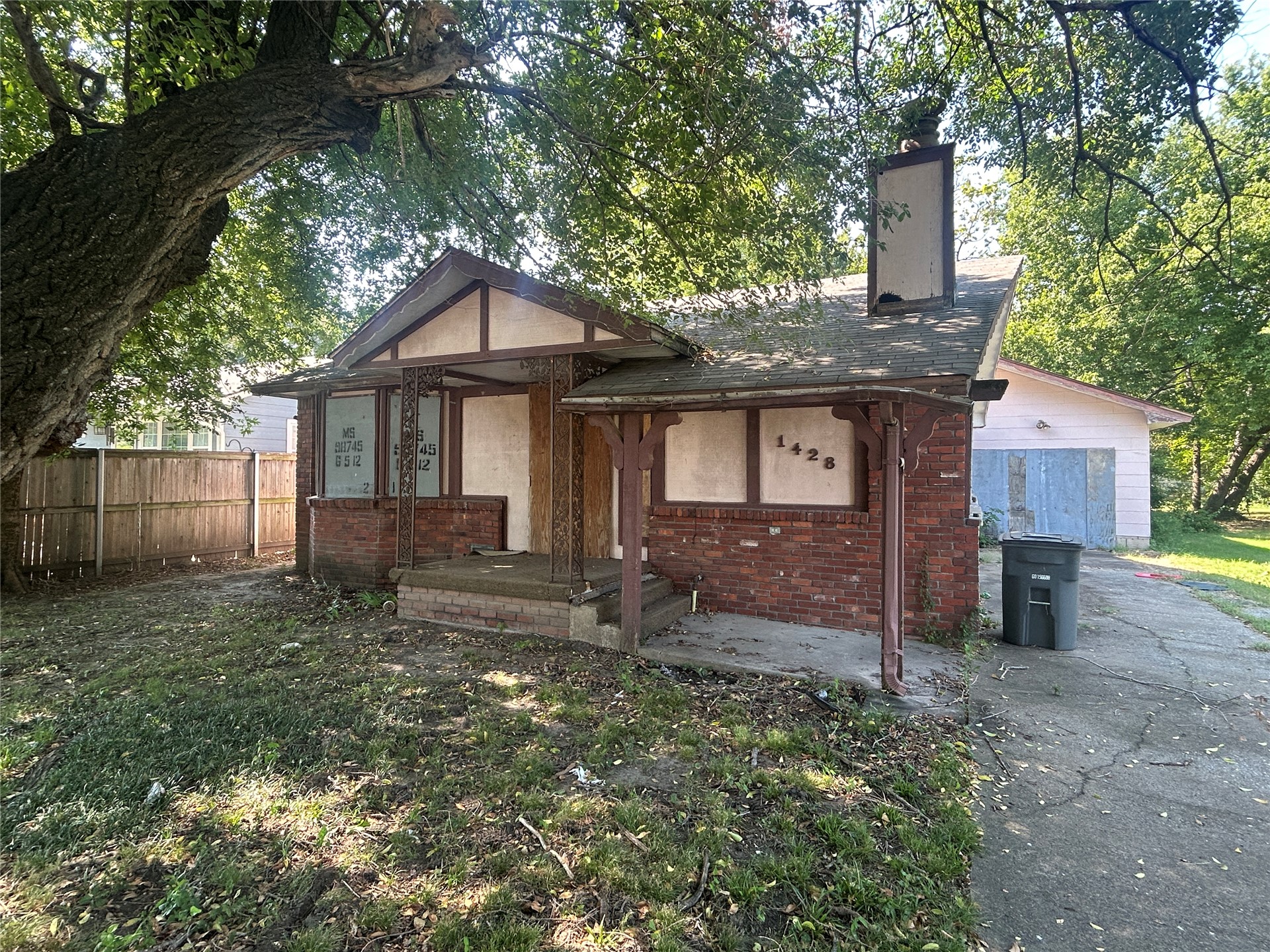 1428 N Olympia Avenue Property Photo 1