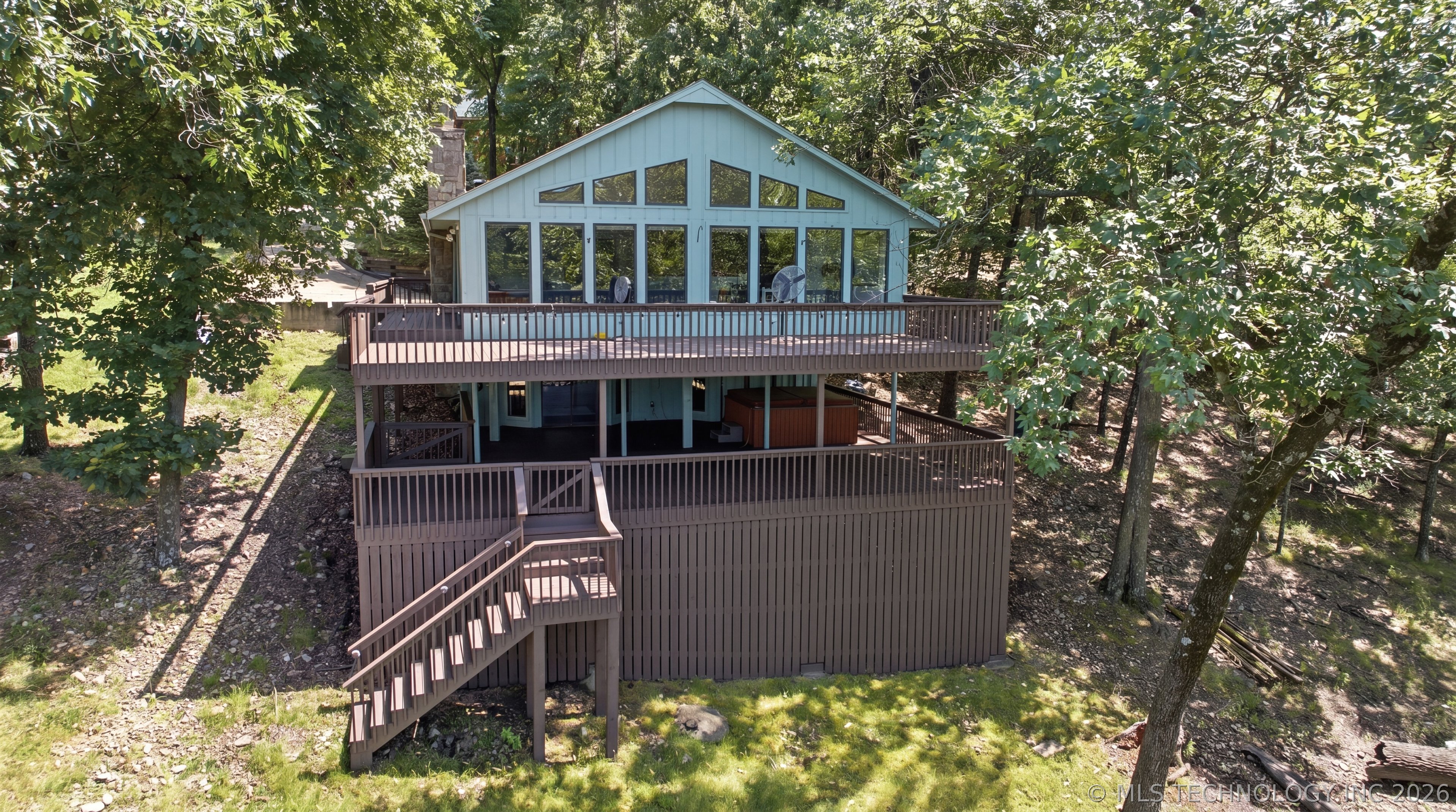 453844 Country Club Trail Property Photo 1