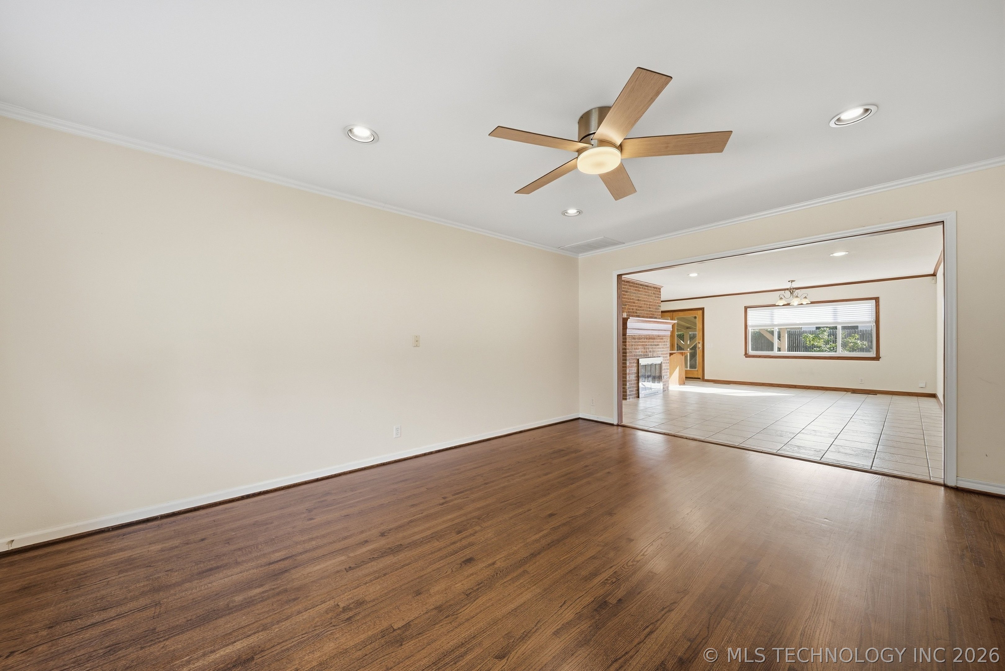 6127 S Victor Avenue Property Photo 9