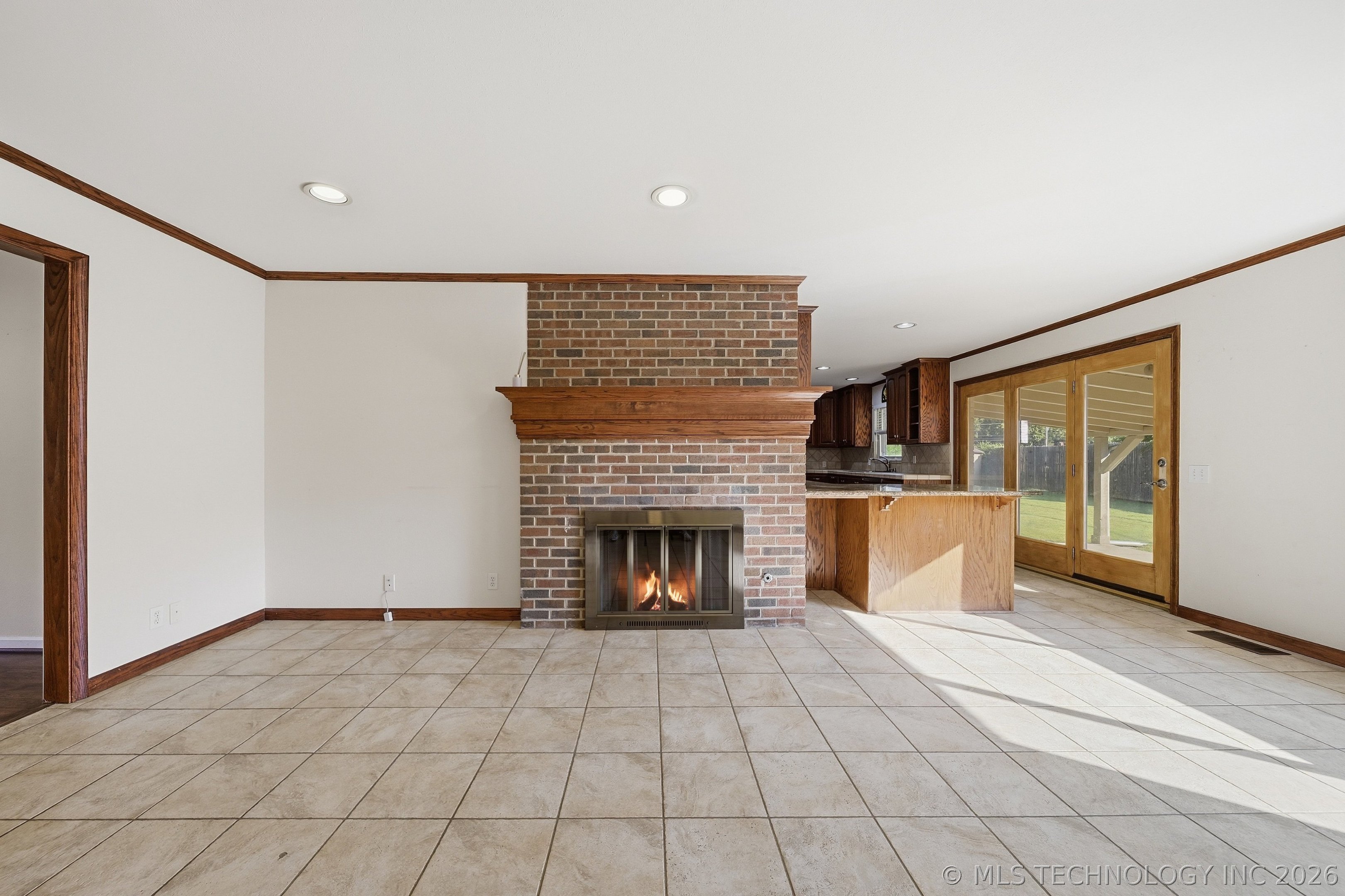 6127 S Victor Avenue Property Photo 14
