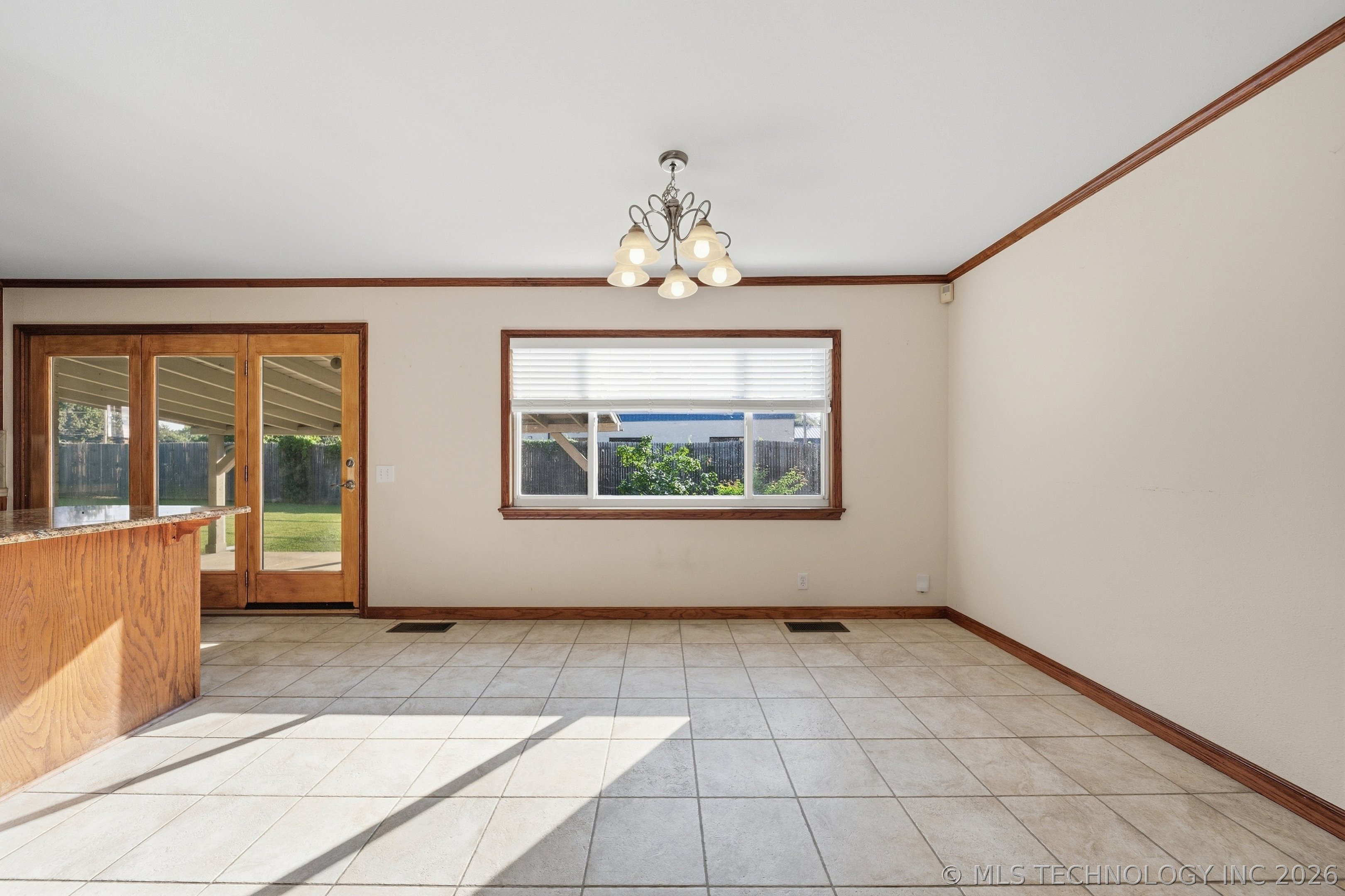 6127 S Victor Avenue Property Photo 14