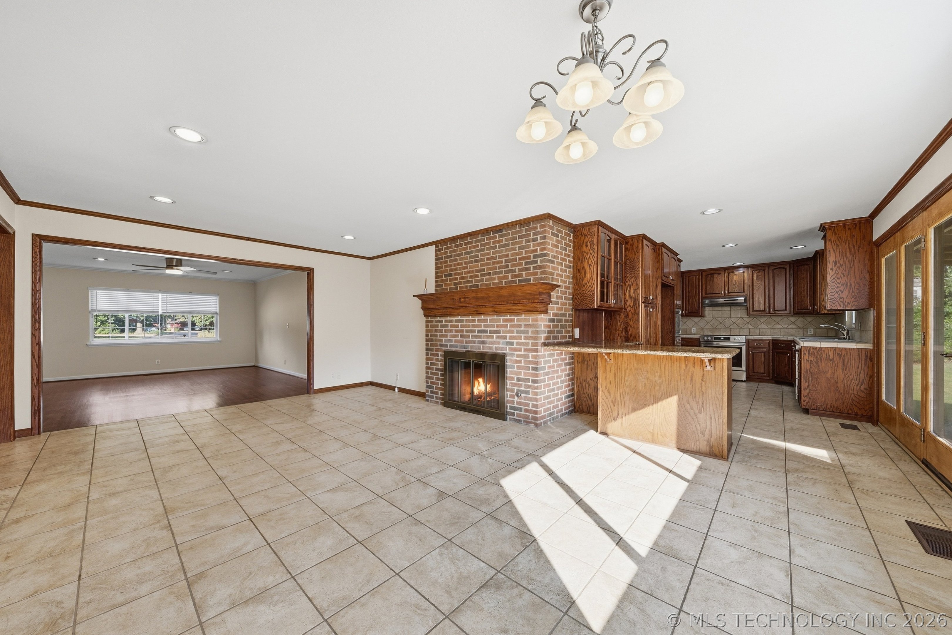 6127 S Victor Avenue Property Photo 15