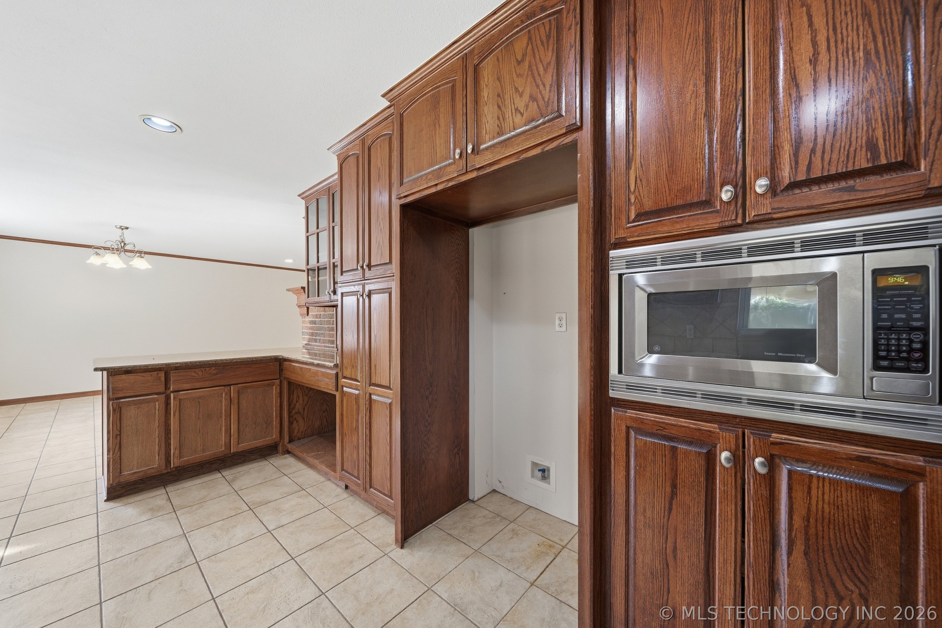 6127 S Victor Avenue Property Photo 17