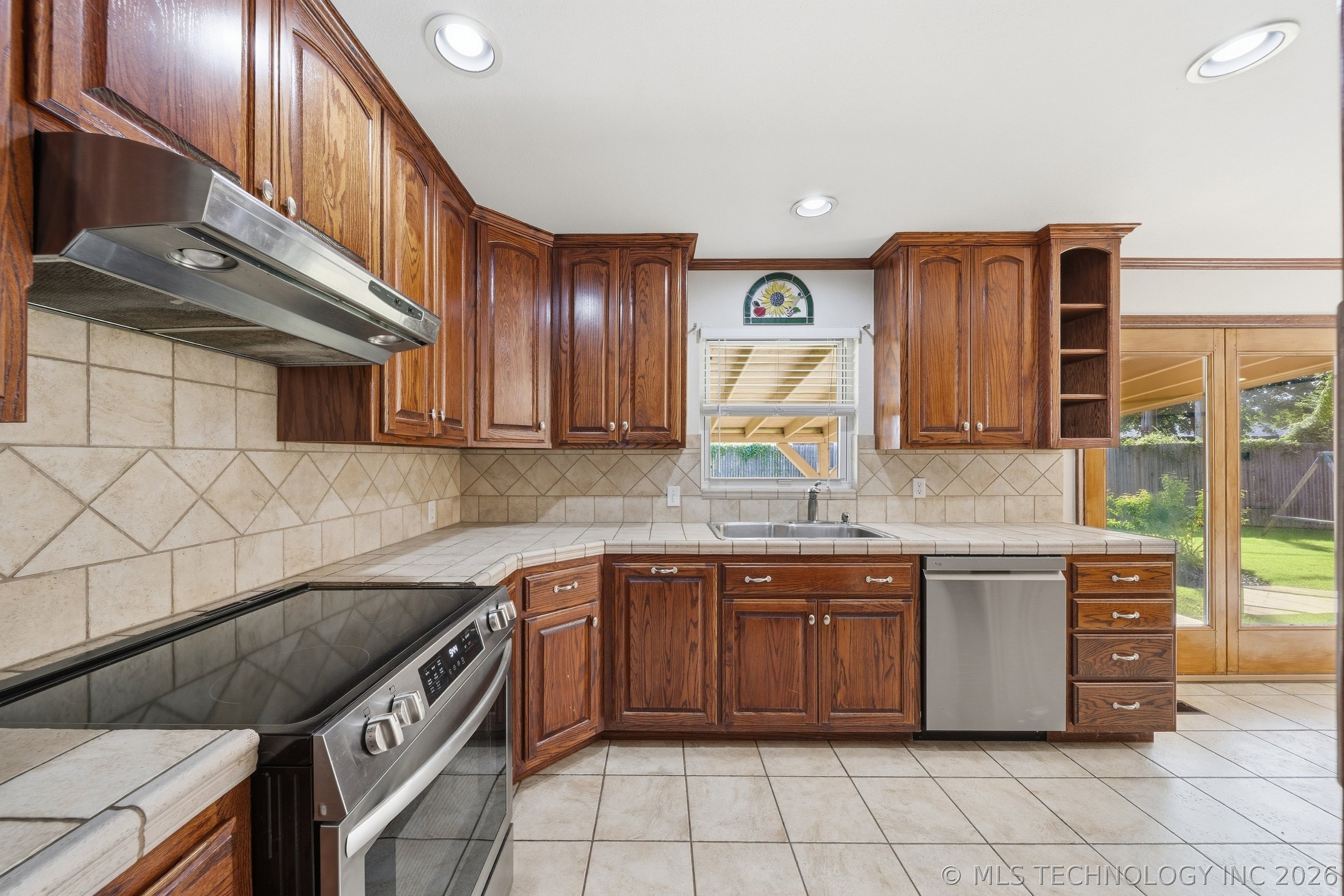 6127 S Victor Avenue Property Photo 19