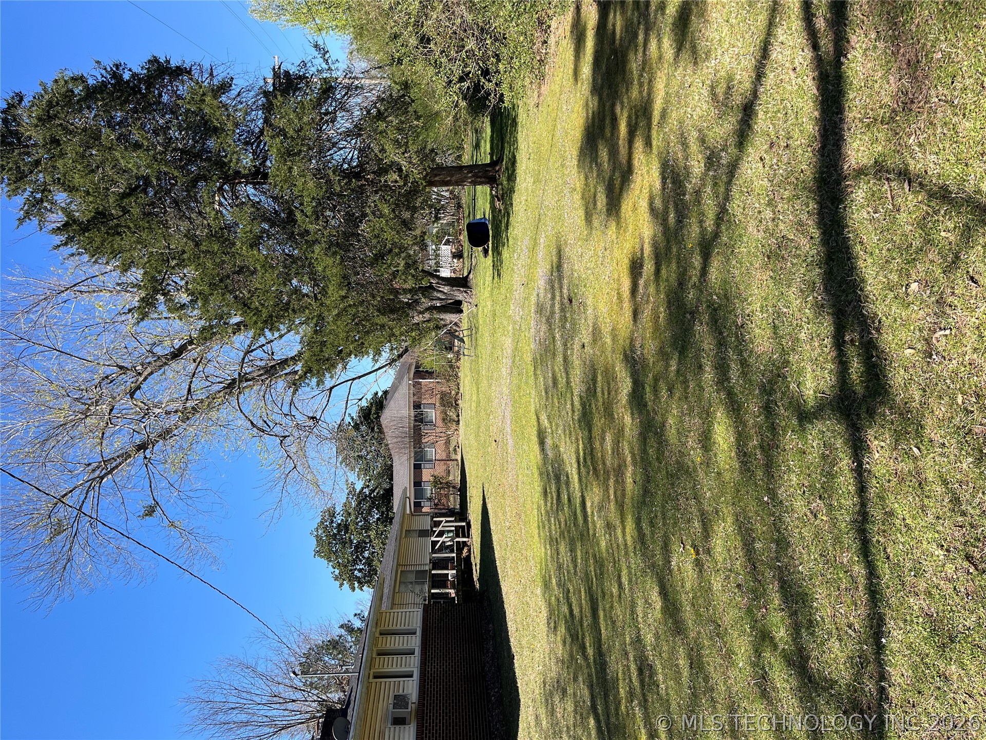 201 Nw Rose Property Photo 3