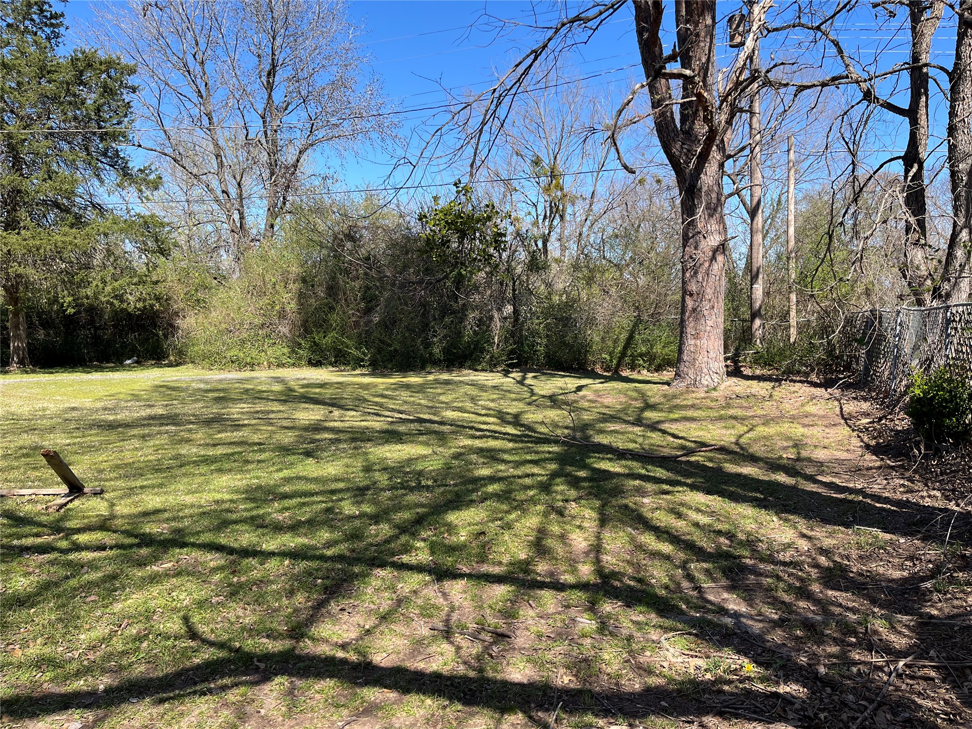 201 Nw Rose Property Photo 5