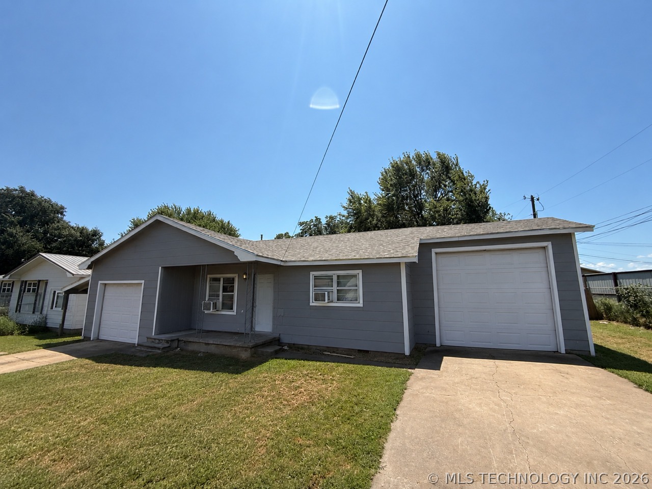 712 Nichols Avenue Property Photo 1