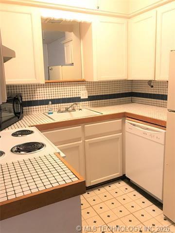 1739 S Peoria Avenue 39 Property Photo 7