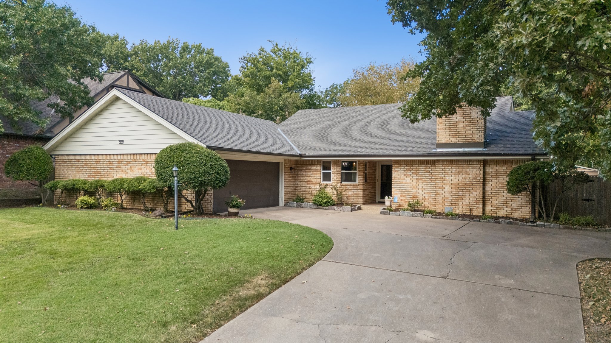 5839 E 78th Place