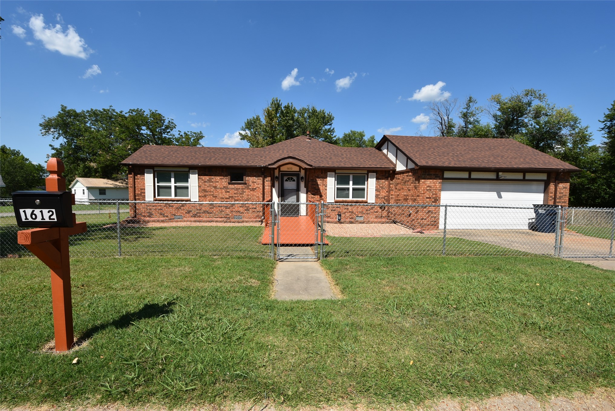 1612 Foster Avenue Property Photo 2
