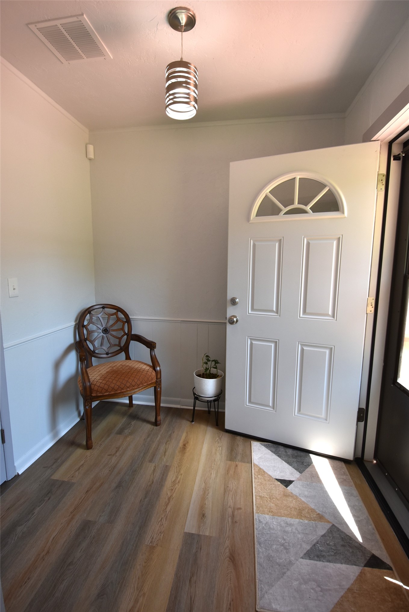 1612 Foster Avenue Property Photo 11