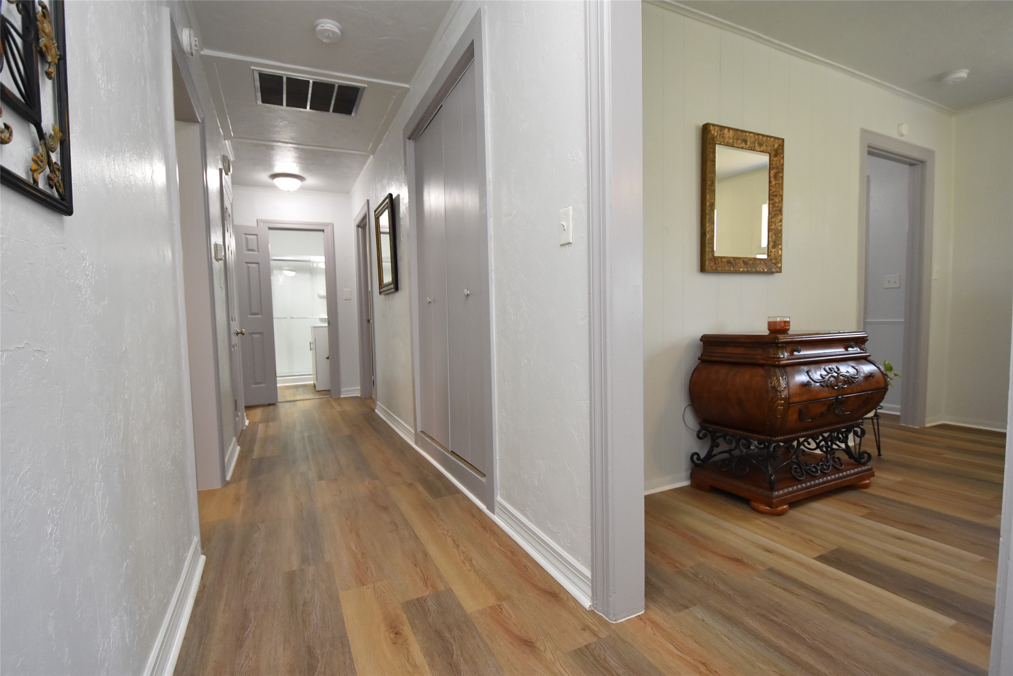 1612 Foster Avenue Property Photo 13