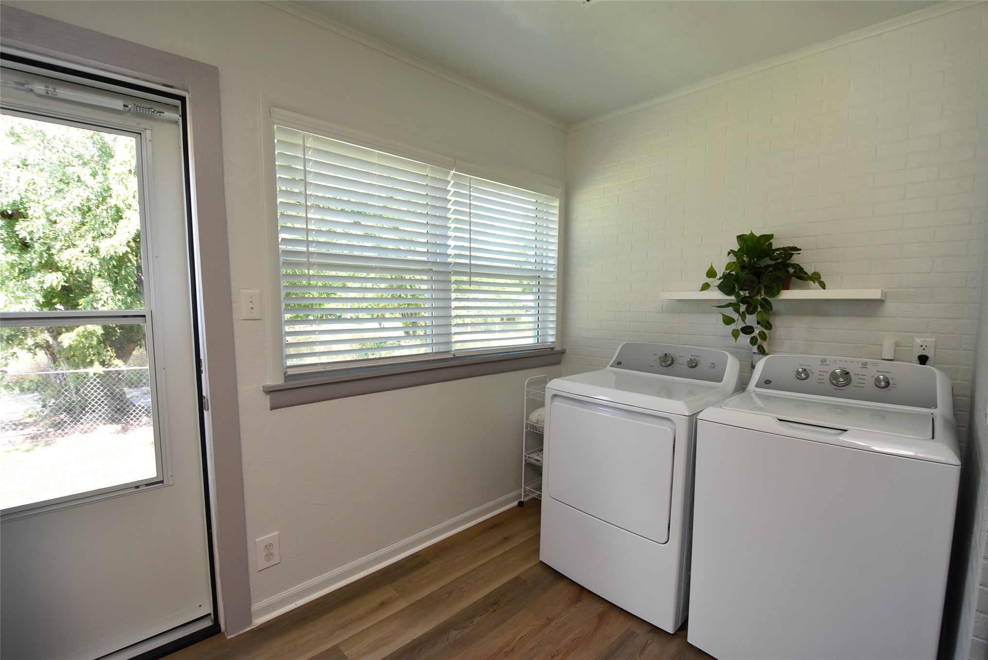 1612 Foster Avenue Property Photo 21