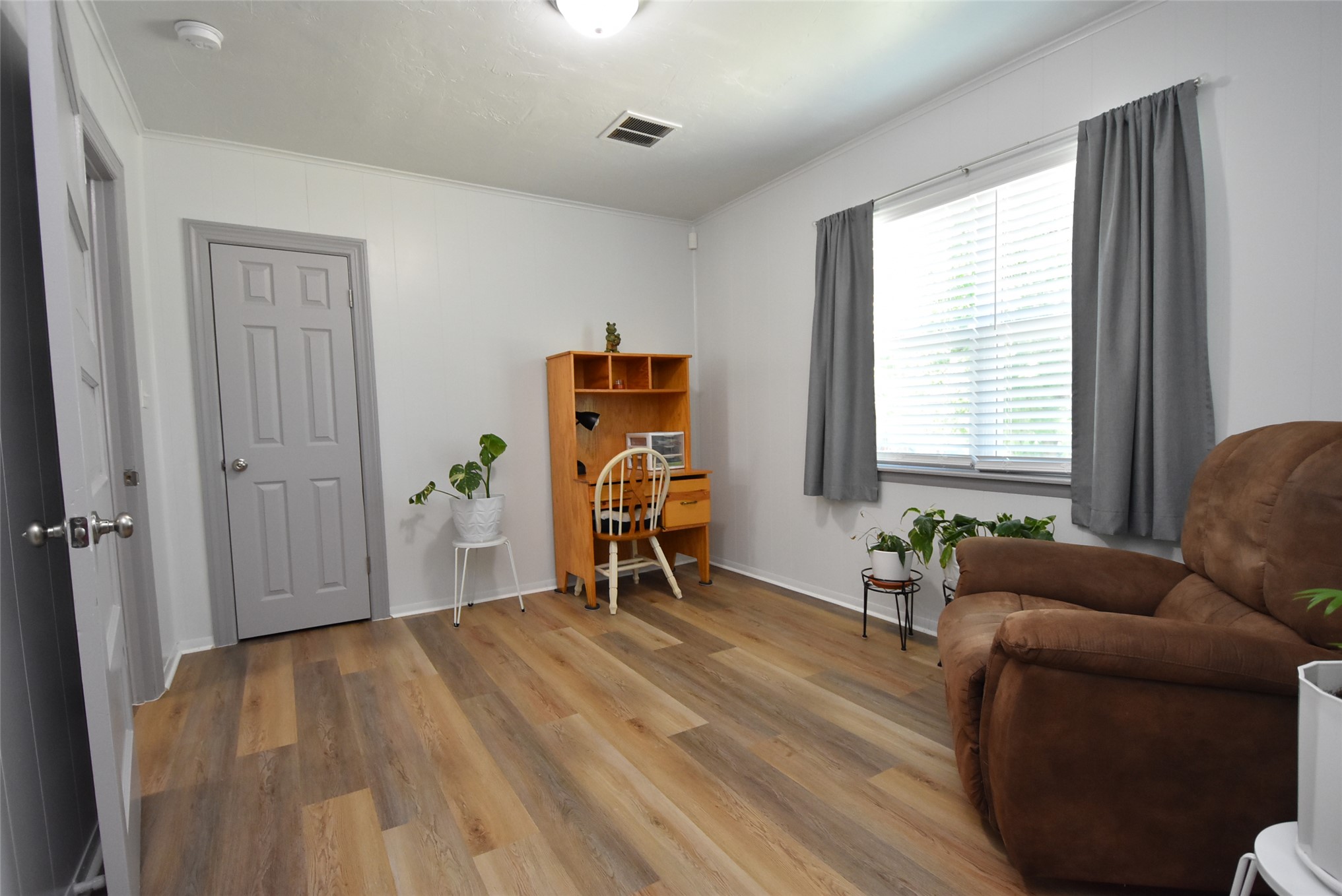 1612 Foster Avenue Property Photo 31