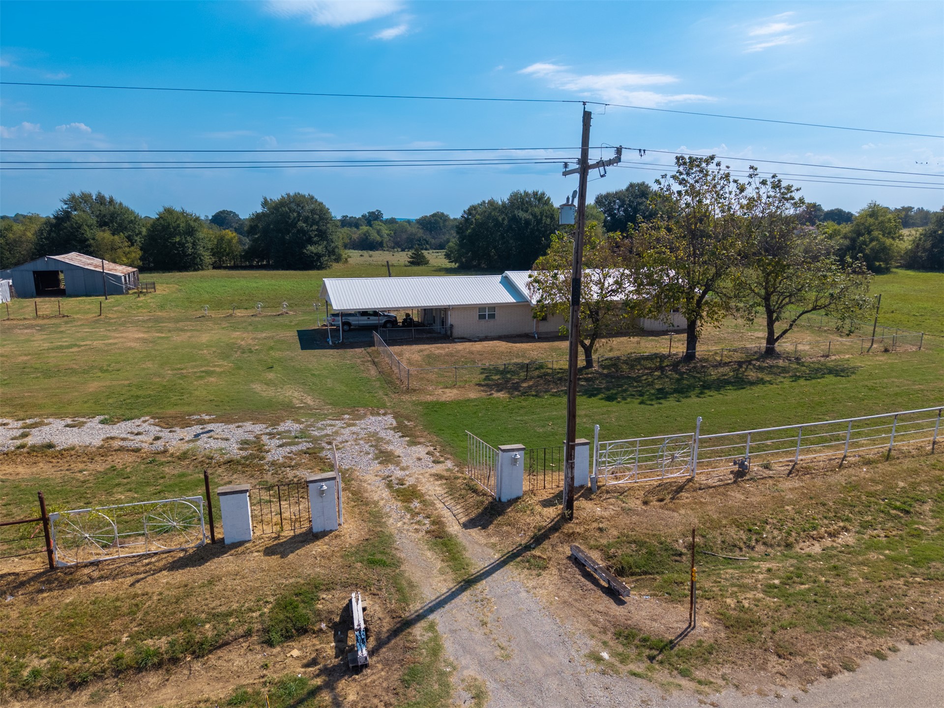 17248 Lake Highway Property Photo 1