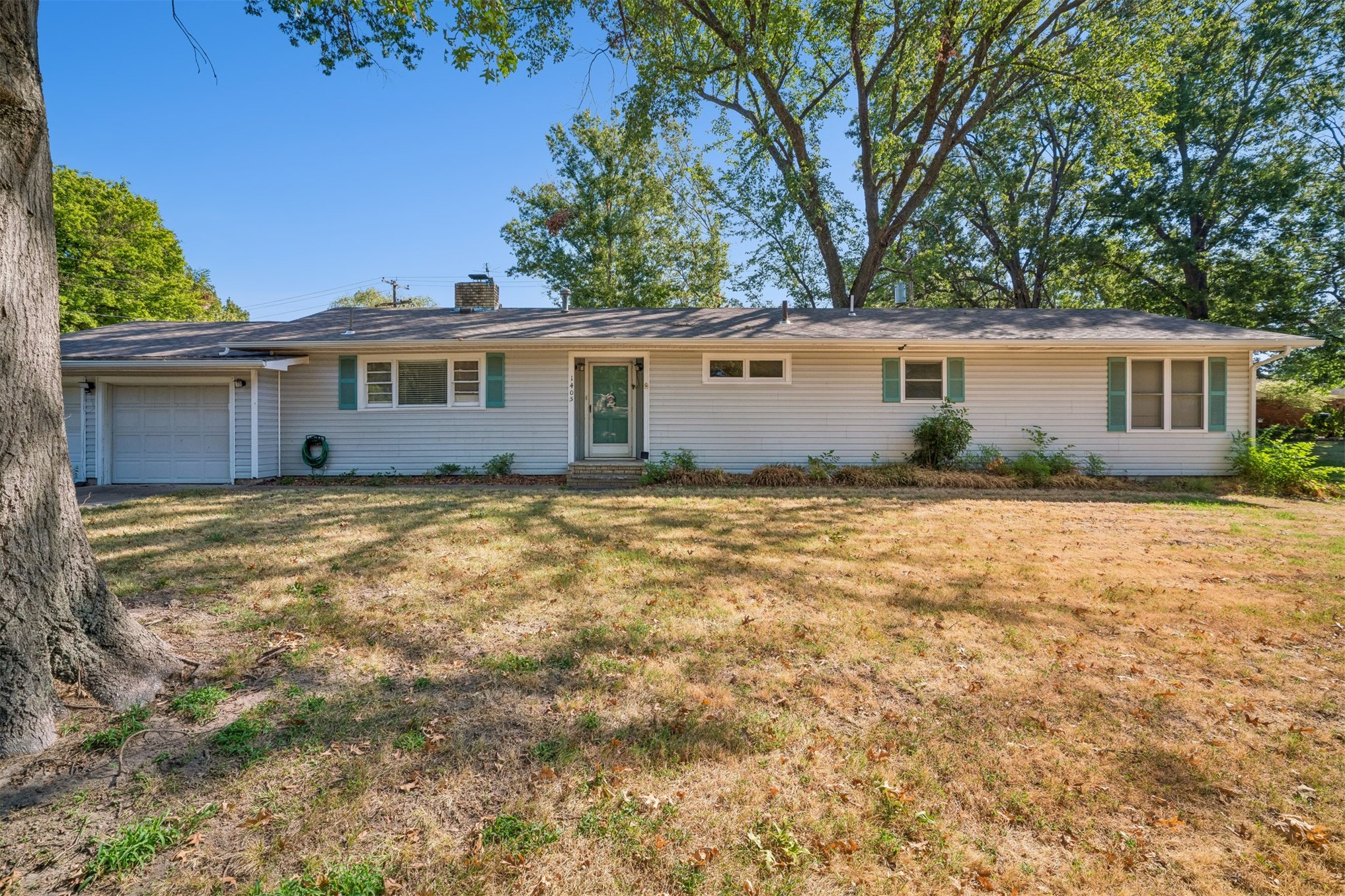 1405 Willow Road Property Photo 1