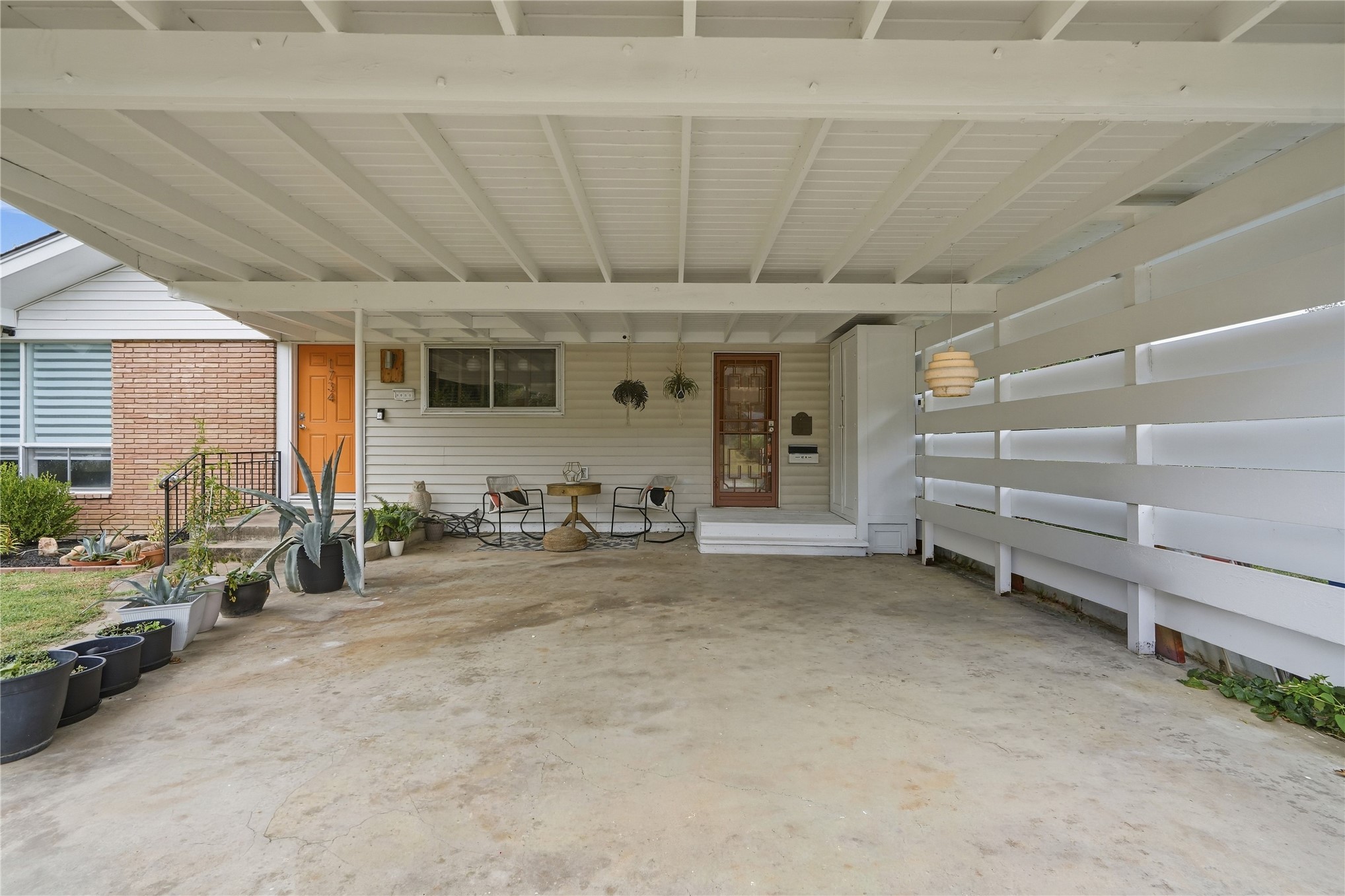 1734 S Erie Avenue Property Photo 3