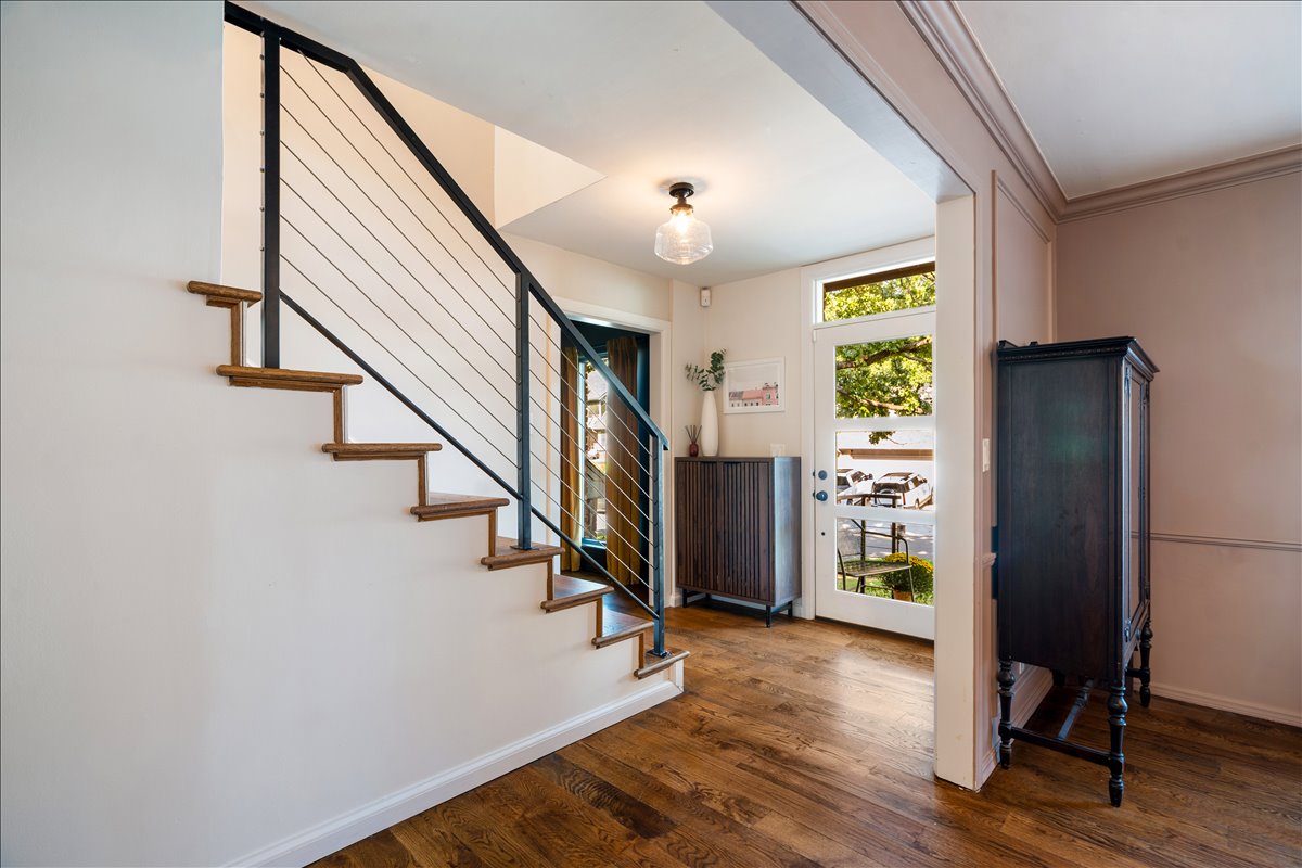 7544 S Urbana Avenue Property Photo 8