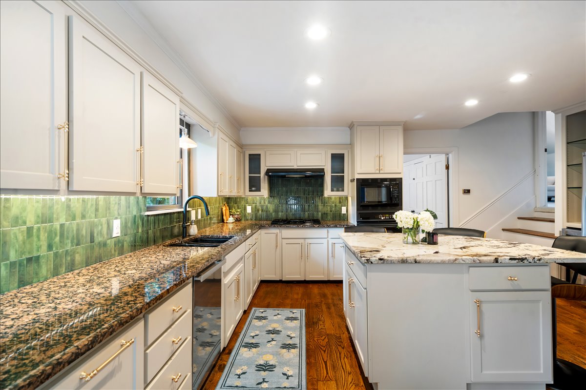 7544 S Urbana Avenue Property Photo 15