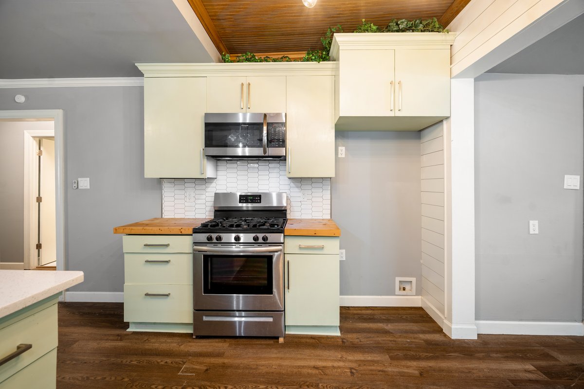 407 S Wheeling Avenue Property Photo 10