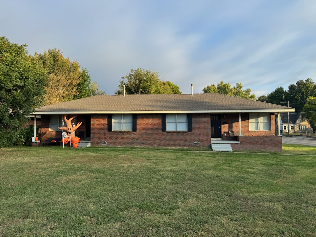 2743 E 3rd Street Property Photo 1
