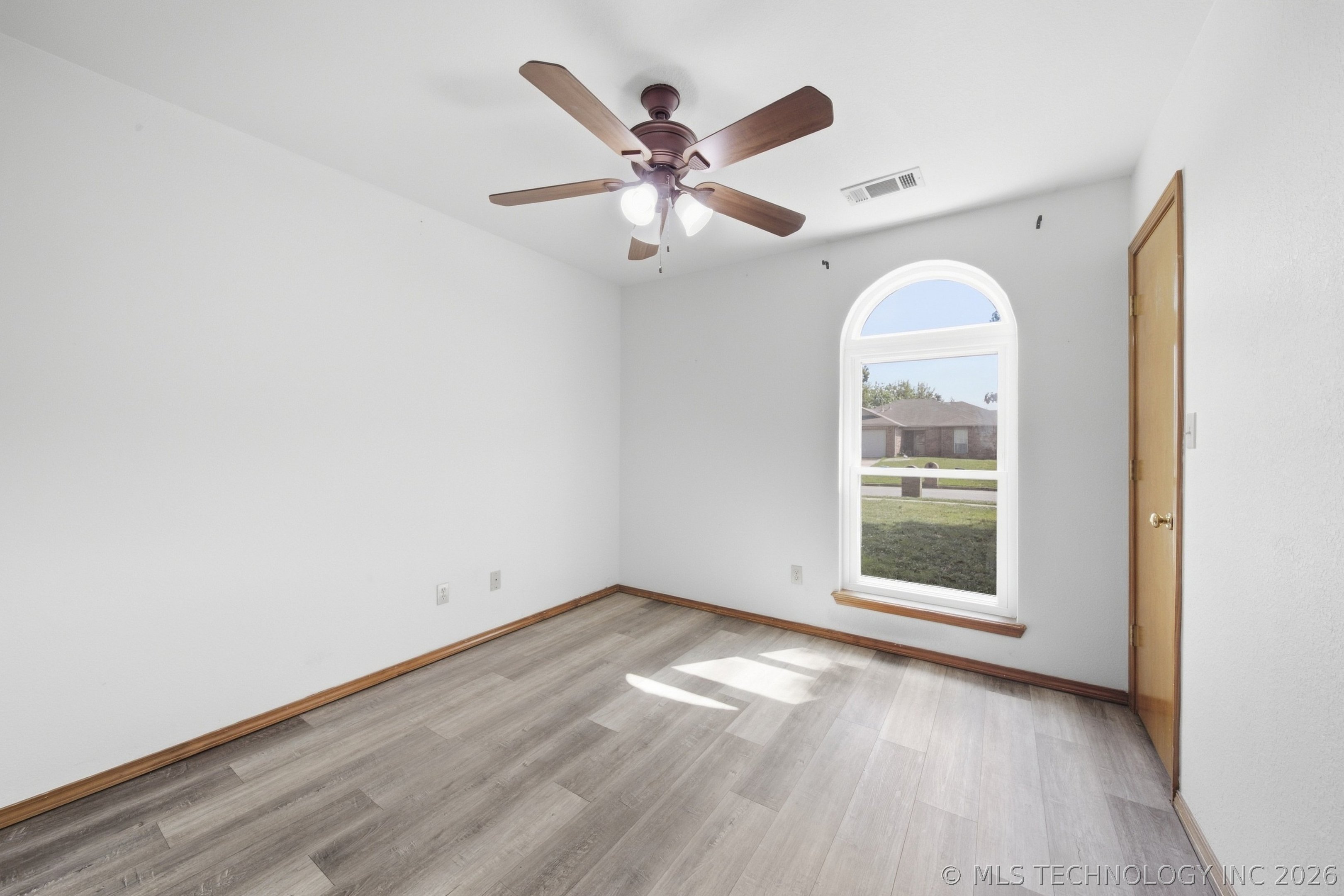 11924 N 107th East Place Property Photo 14