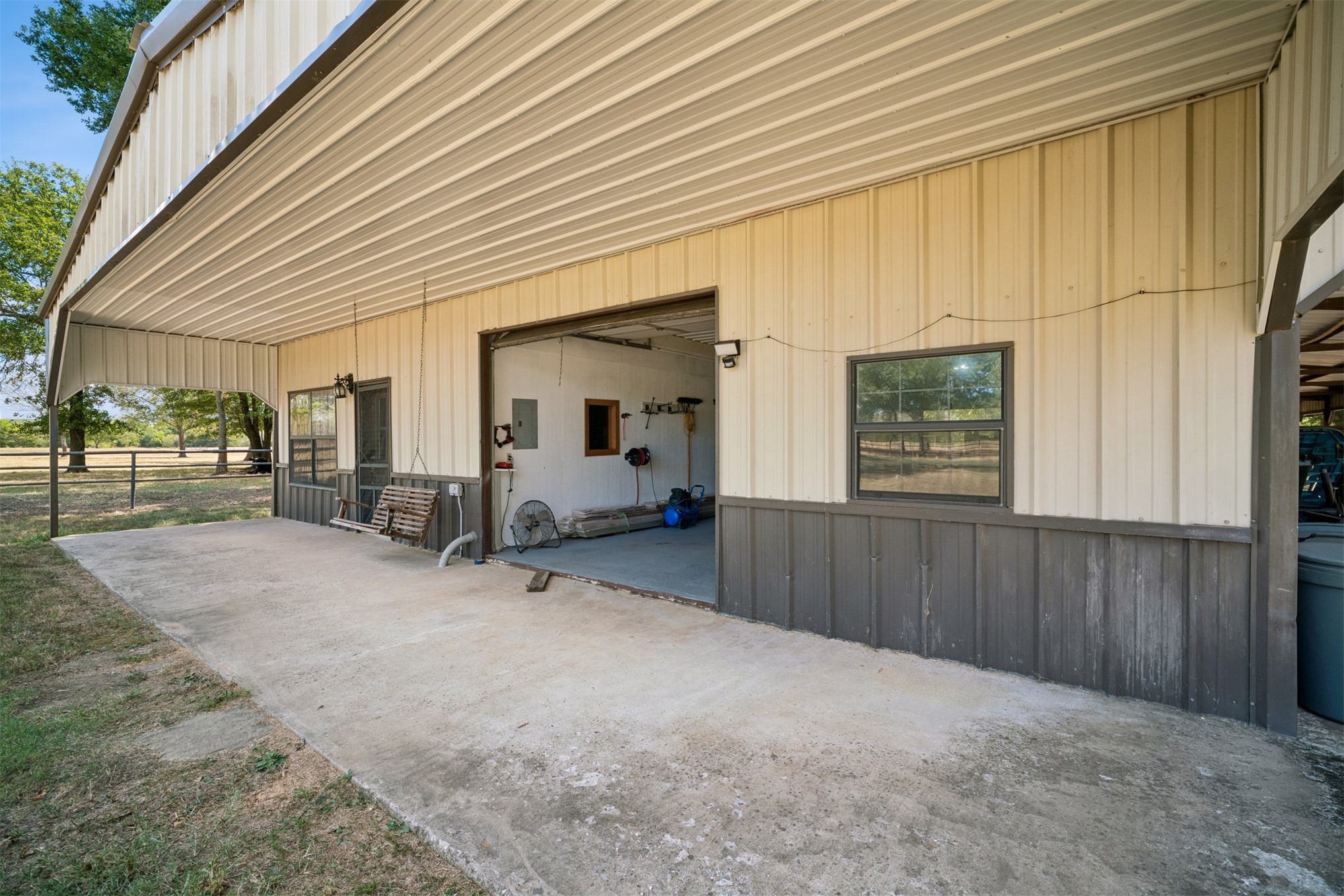 21540 E State Highway 31 Property Photo 57