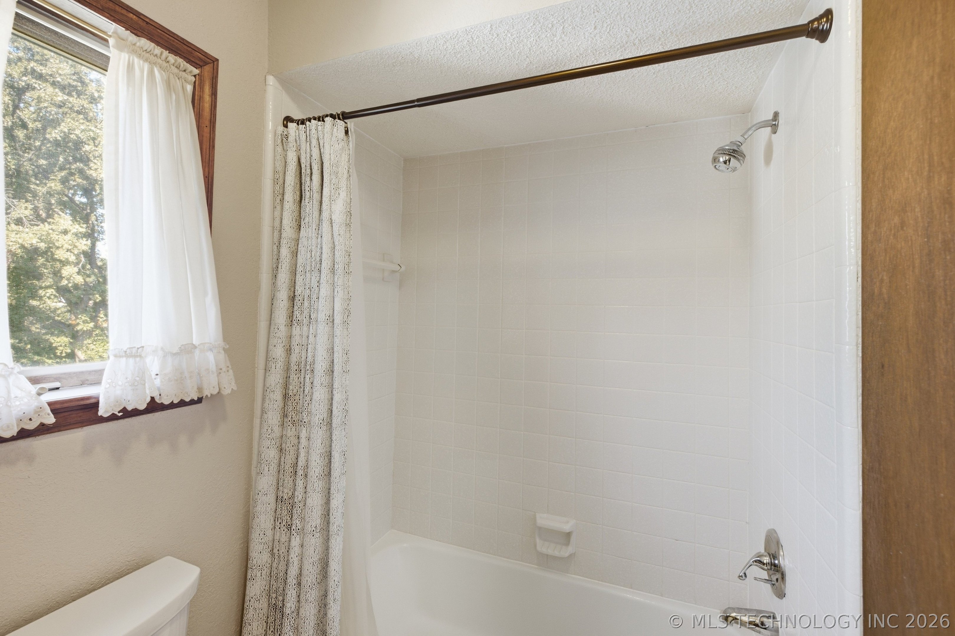 2412 W Fort Worth Street Property Photo 12