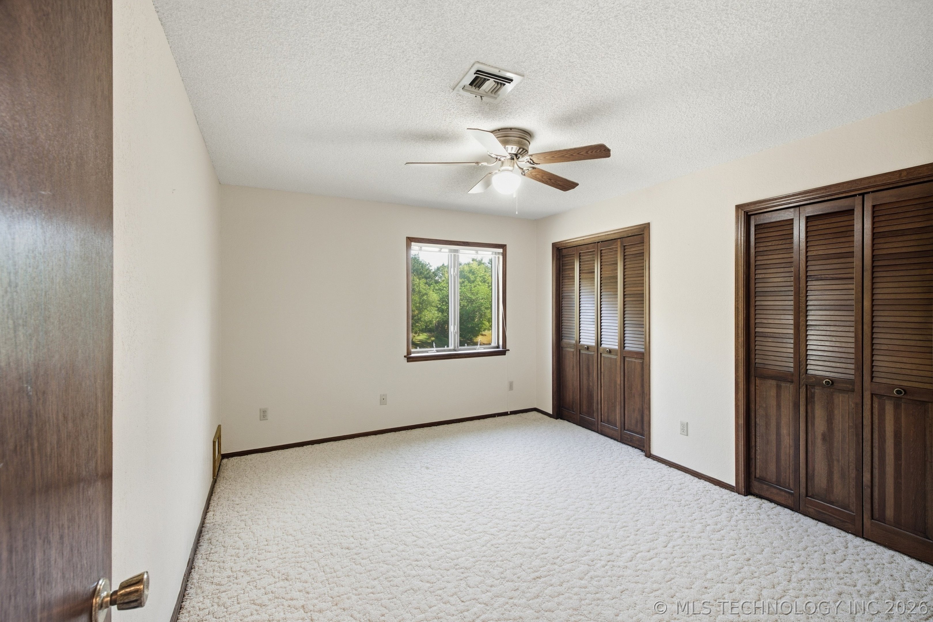 2412 W Fort Worth Street Property Photo 13