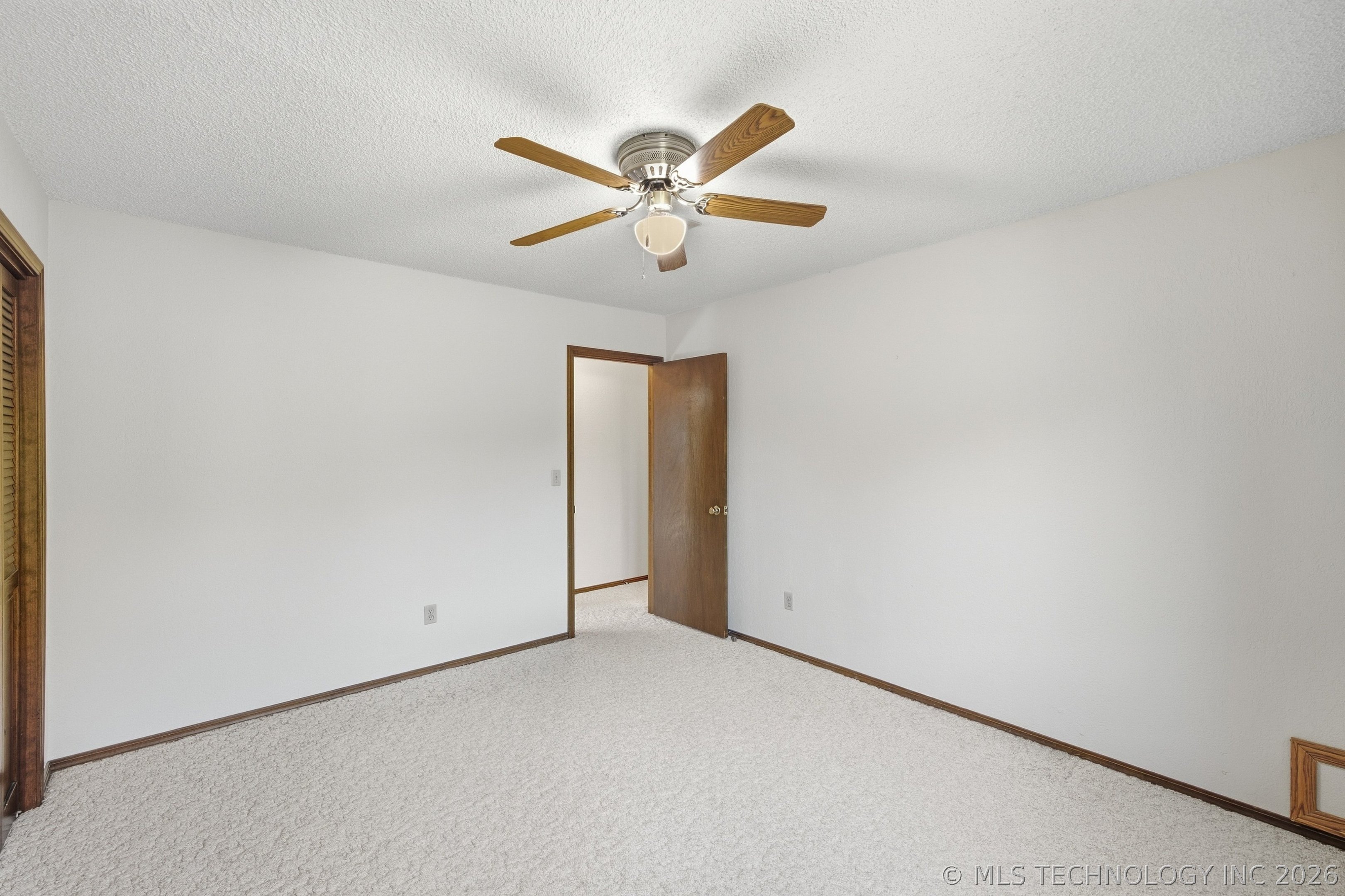 2412 W Fort Worth Street Property Photo 14